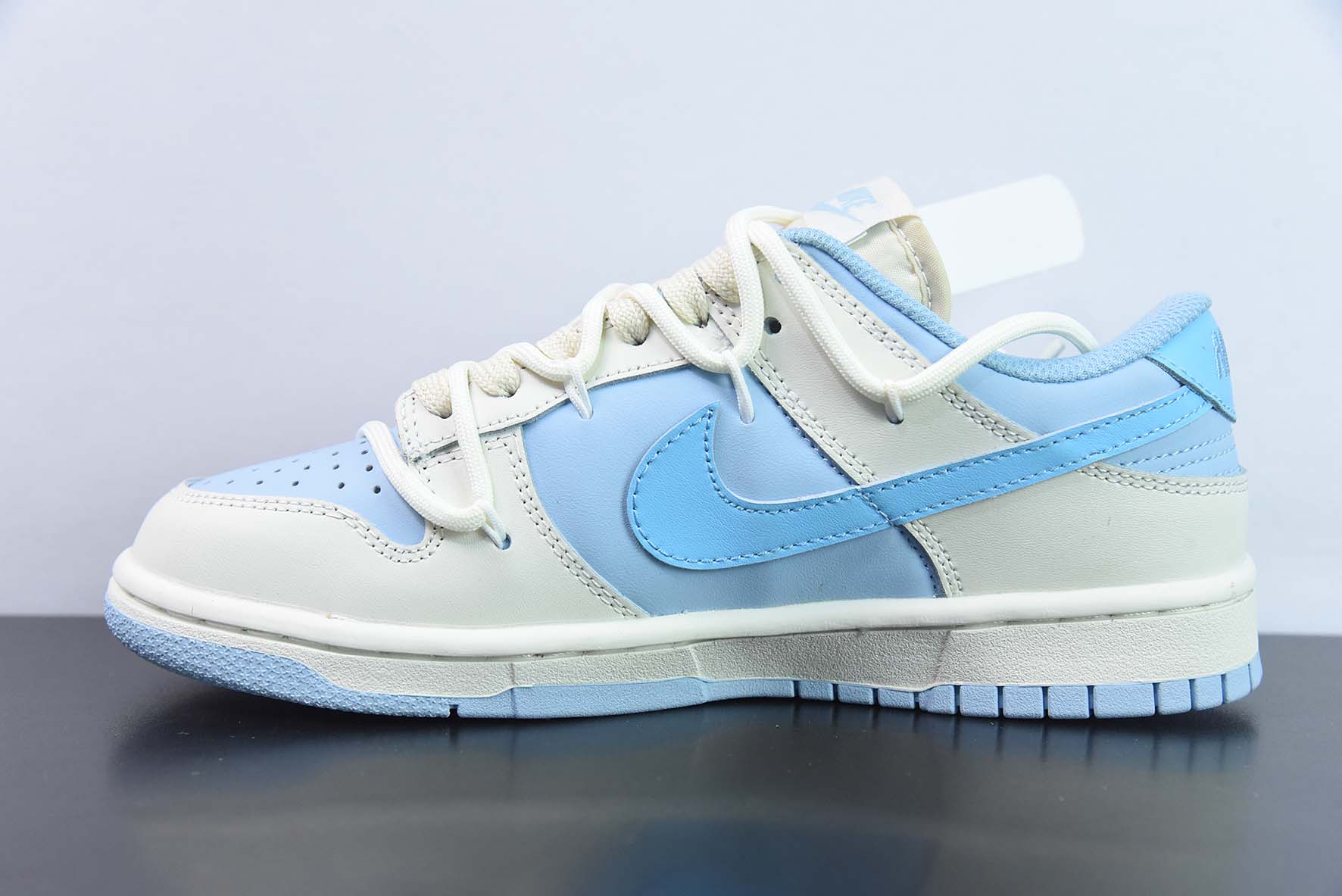 Nike Dunk Low SB 低帮滑板鞋/牛奶白蓝 绑带 定制版