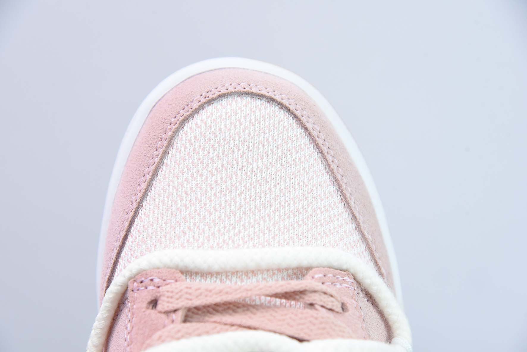 Nike Dunk Low SB 低帮滑板鞋/泰迪熊白粉绑带