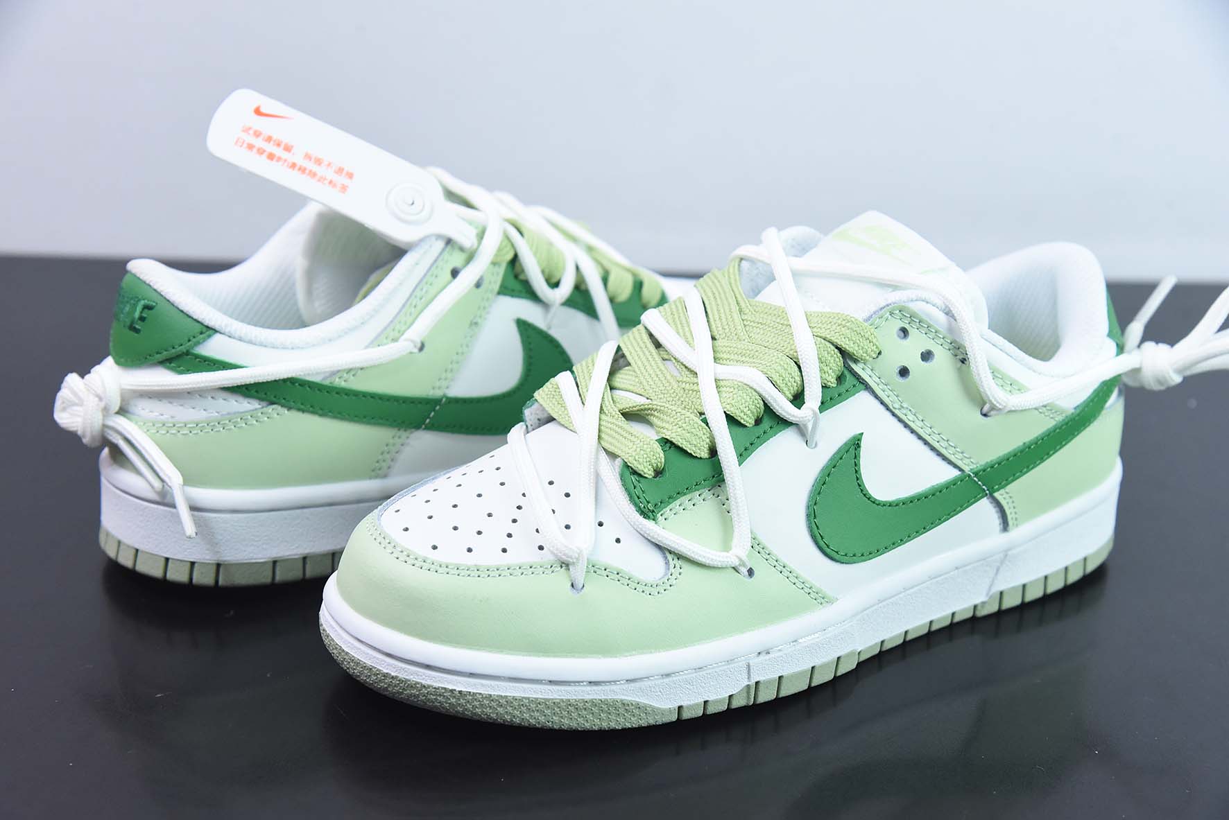 Nike Dunk Low SB 低帮滑板鞋/白浅绿 定制版