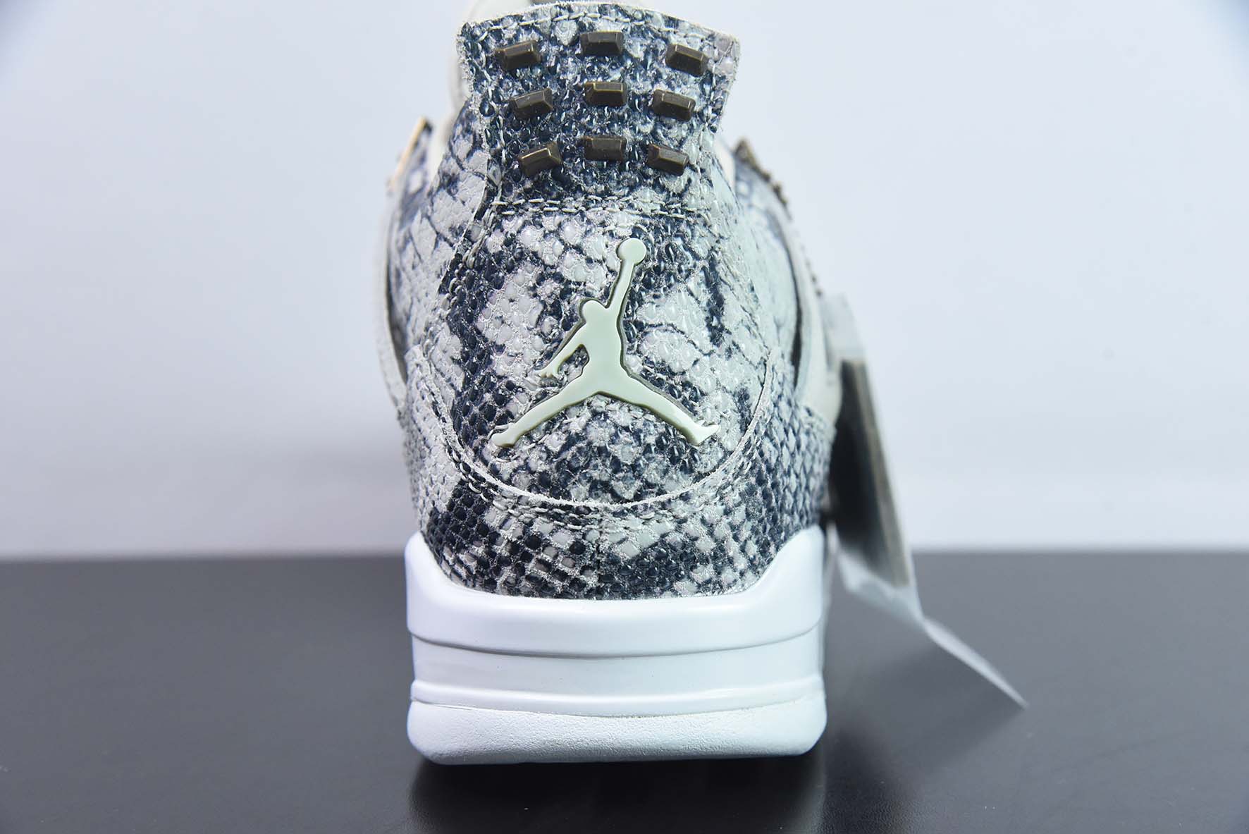 Air Jordan 4  " Sneakeskin " AJ4乔4 蟒蛇纹 文化篮球鞋 货号：819139-030