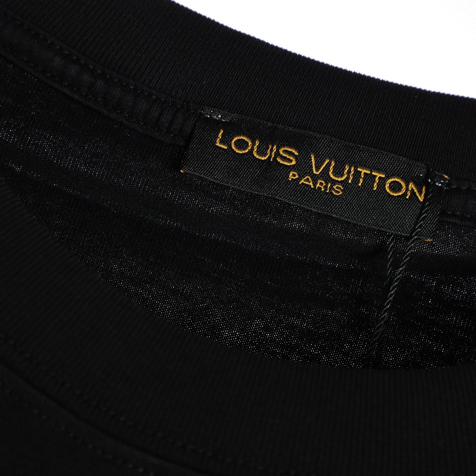 160 Louis Vuitton/路易威登LV23ss发泡Logo短袖T恤