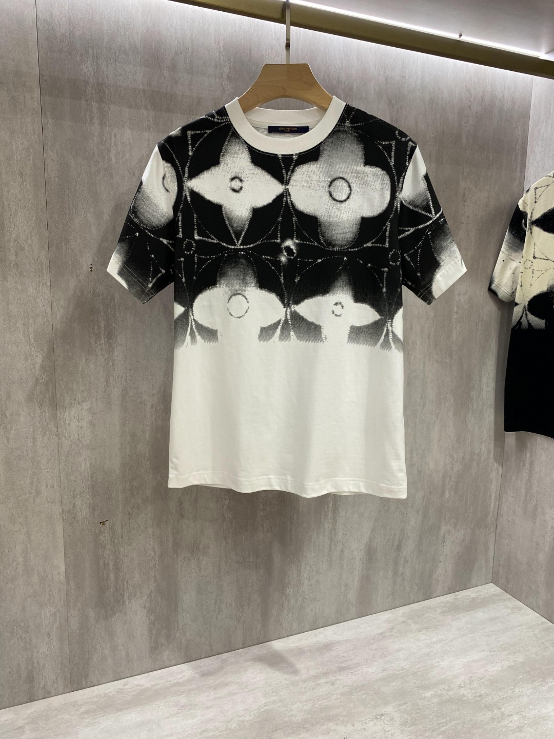 Louis Vuitton Clothing T-Shirt Black White Printing Unisex Combed Cotton Spring/Summer Collection Short Sleeve