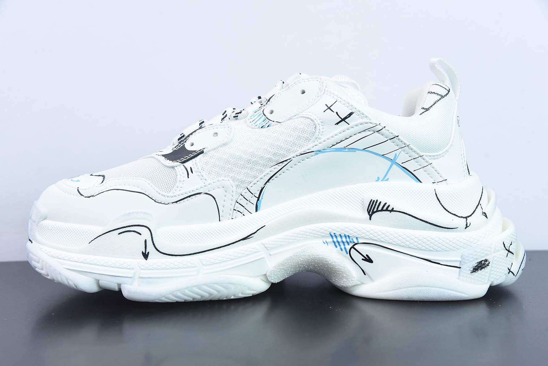 Balenciaga Triple S 巴黎世家 联名款 涂鸦 印花 一代 1.0运动鞋