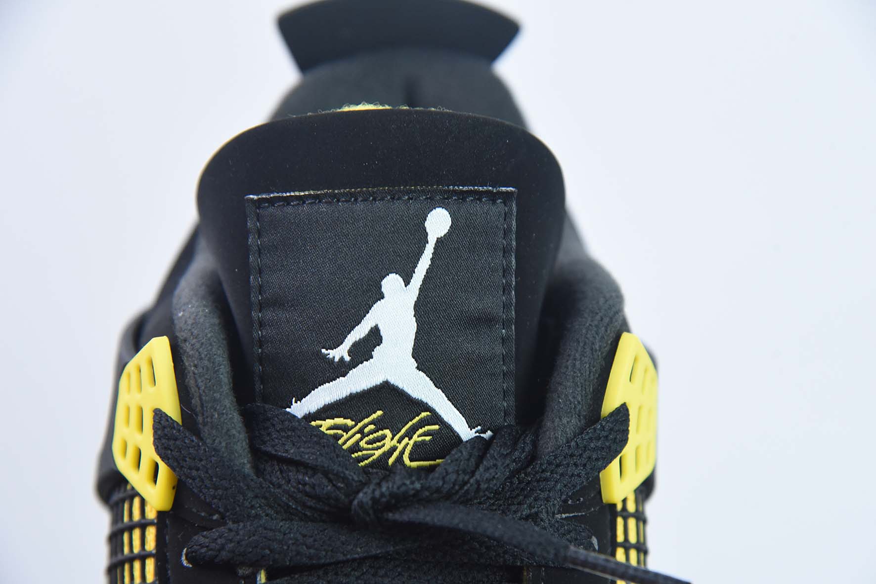 Air Jordan 4 Retro “Thunder” 雷神 雷公 2023版 货号：DH6927-017