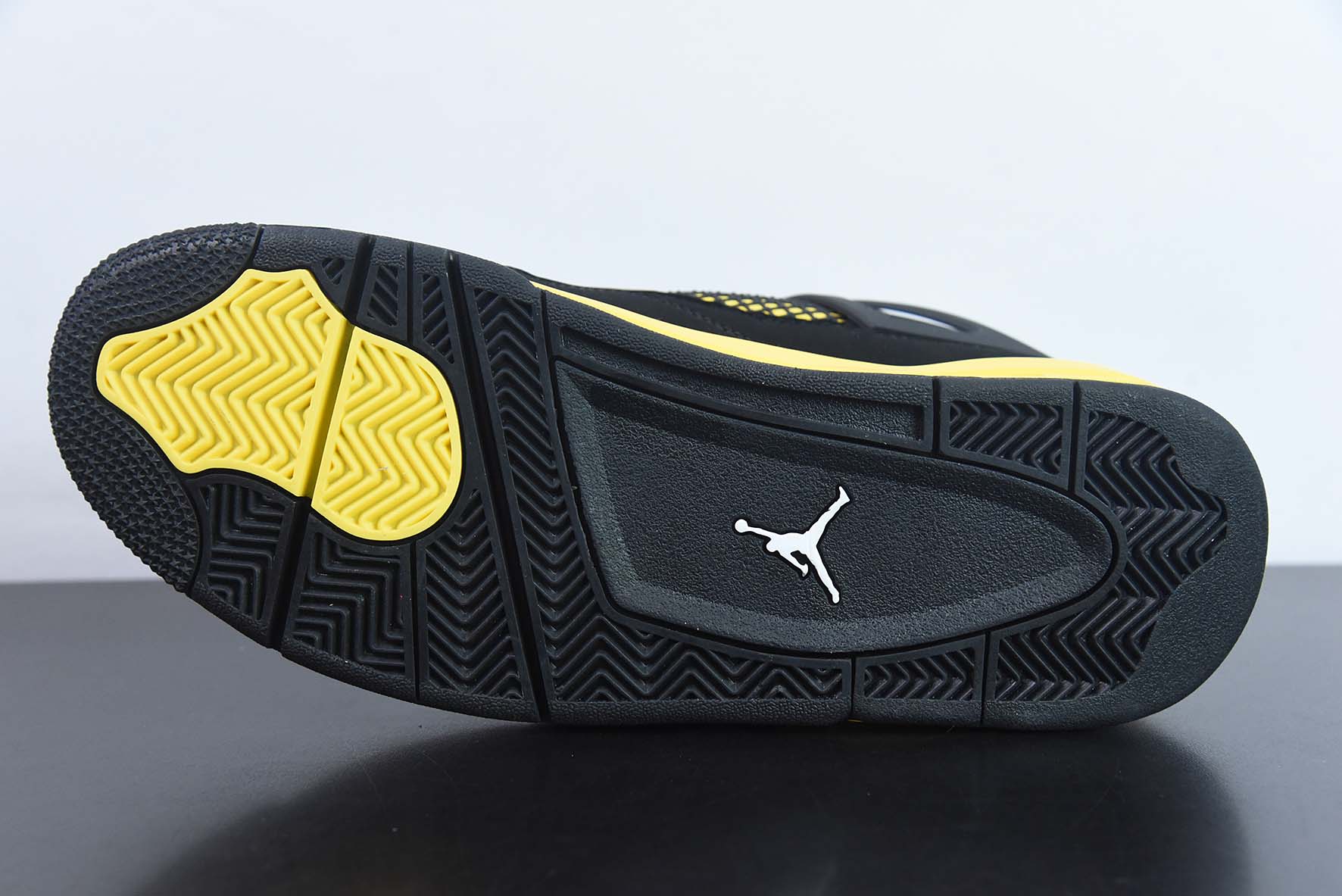 Air Jordan 4 Retro “Thunder” 雷神 雷公 2023版 货号：DH6927-017