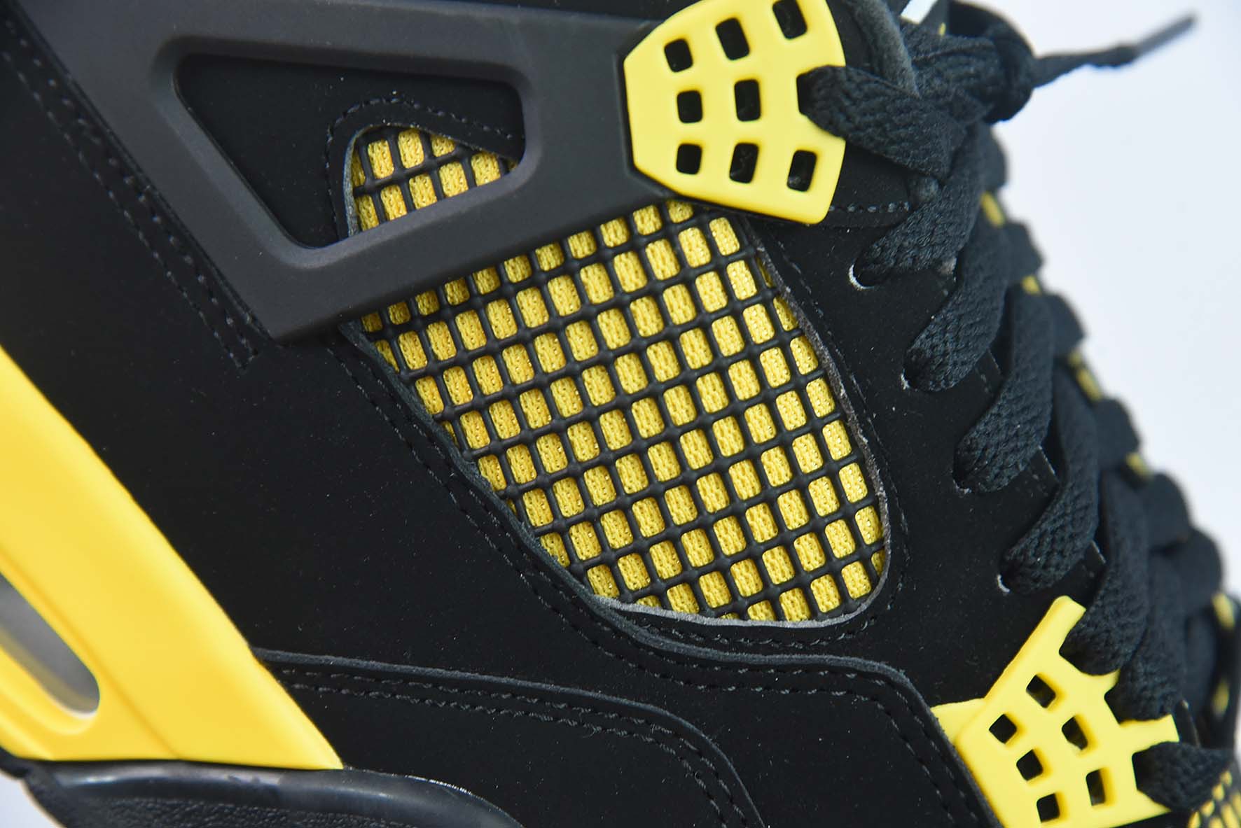Air Jordan 4 Retro “Thunder” 雷神 雷公 2023版 货号：DH6927-017