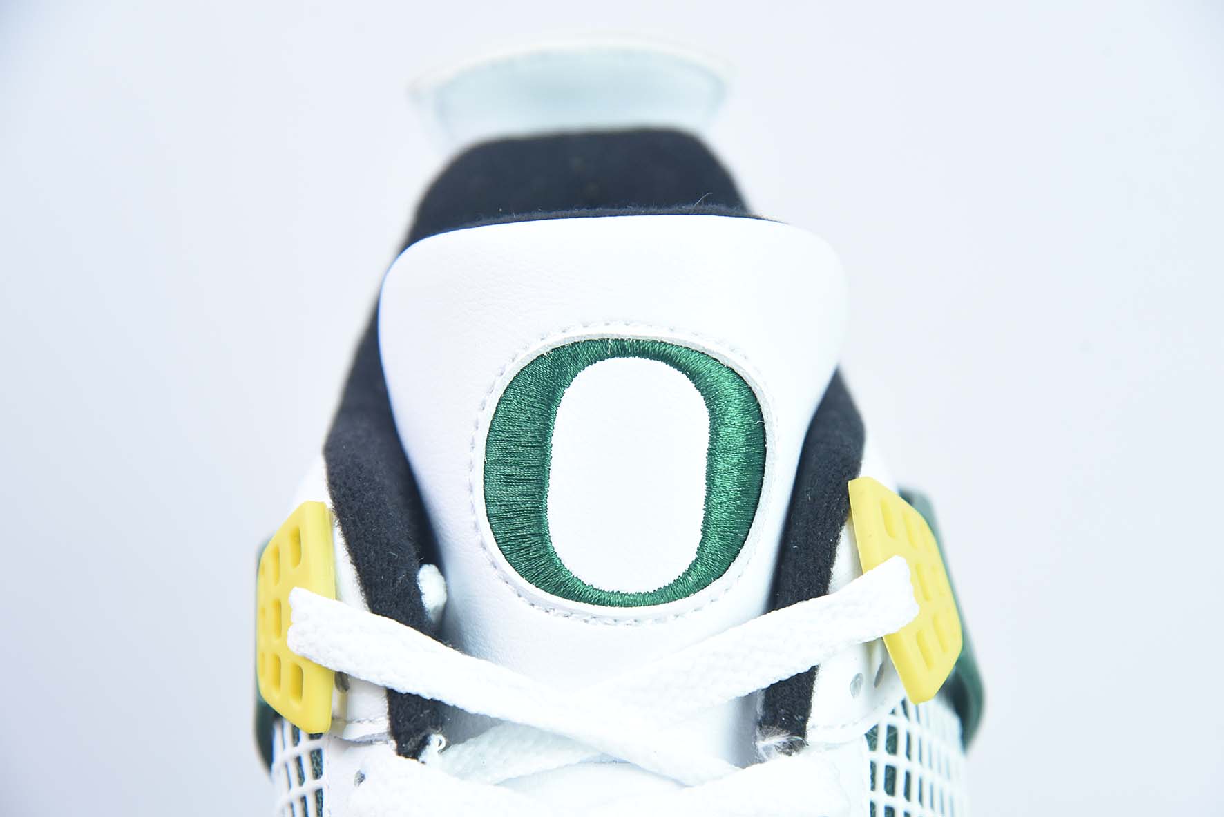 Air Jordan 4 Retro "Oregon Ducks Pit Crew" 俄勒冈大学低帮运动鞋 货号:257-255275