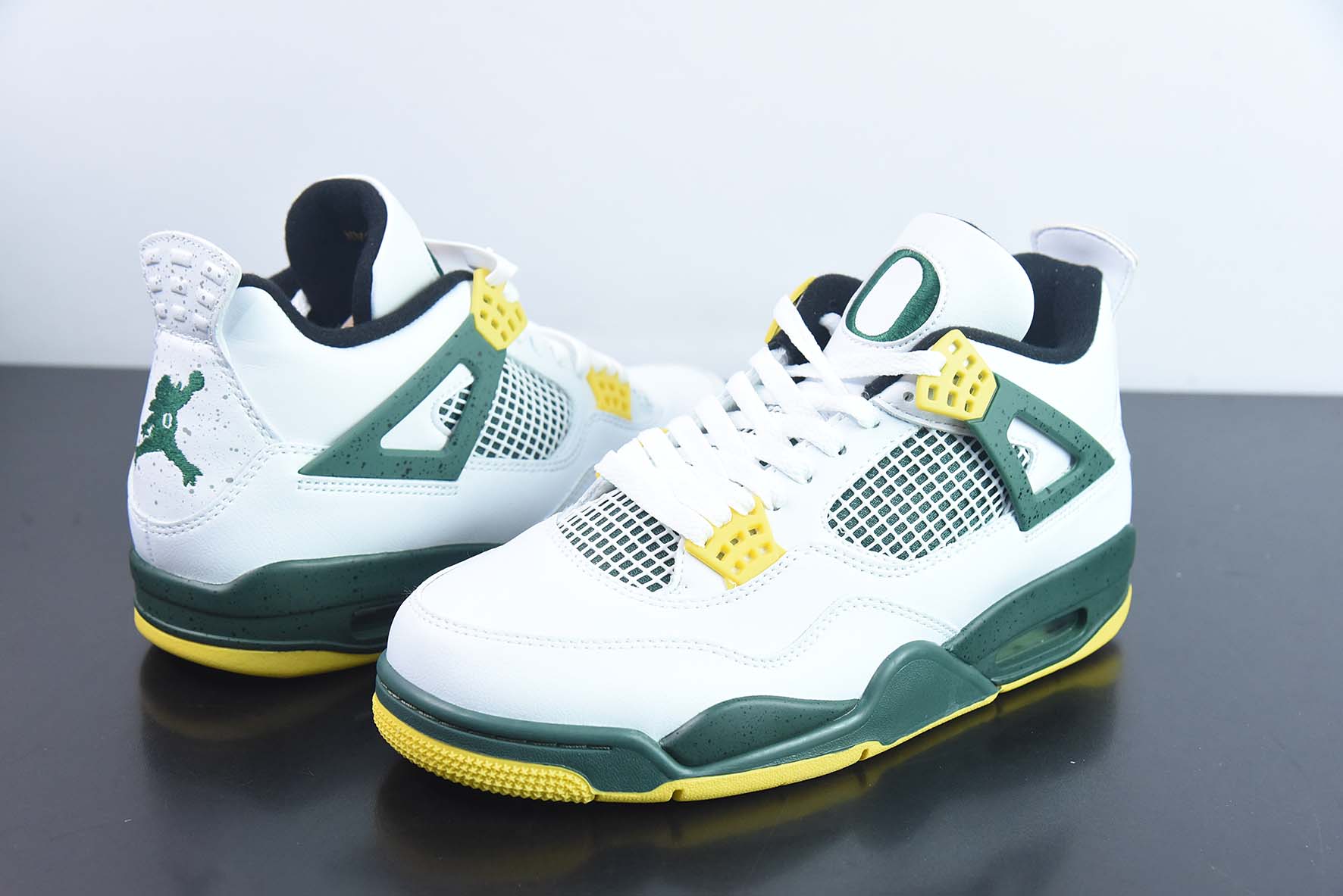 Air Jordan 4 Retro "Oregon Ducks Pit Crew" 俄勒冈大学低帮运动鞋 货号:257-255275