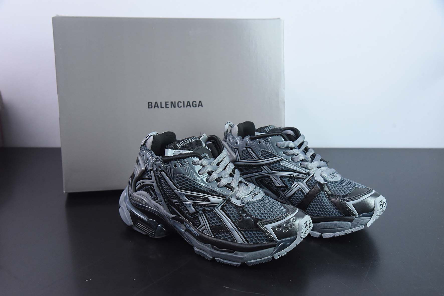 Balenciaga/巴黎世家 7.0系列复古老爹鞋