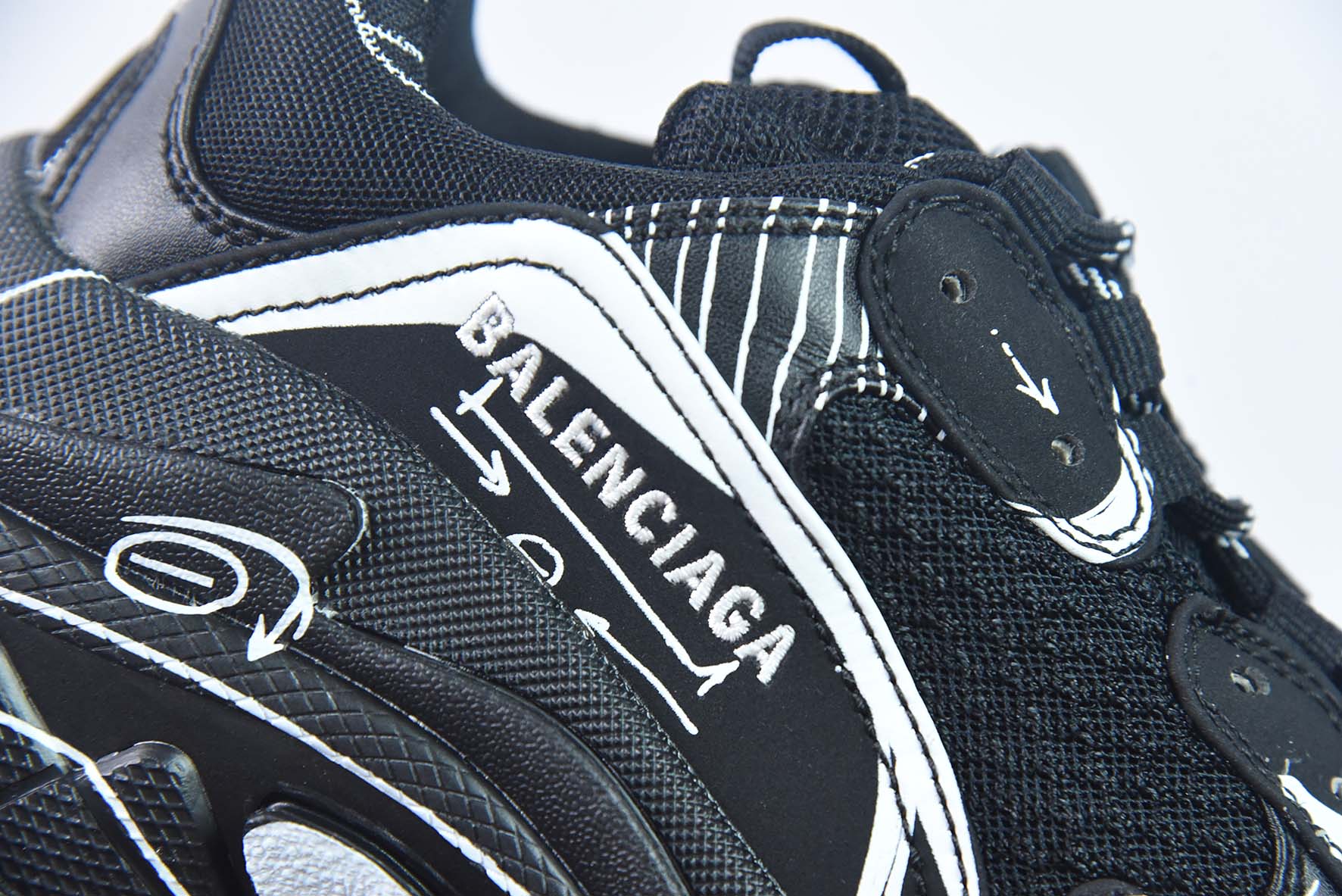 巴黎世家 联名款 涂鸦 印花 一代 1.0 Balenciaga Triple S运动鞋
