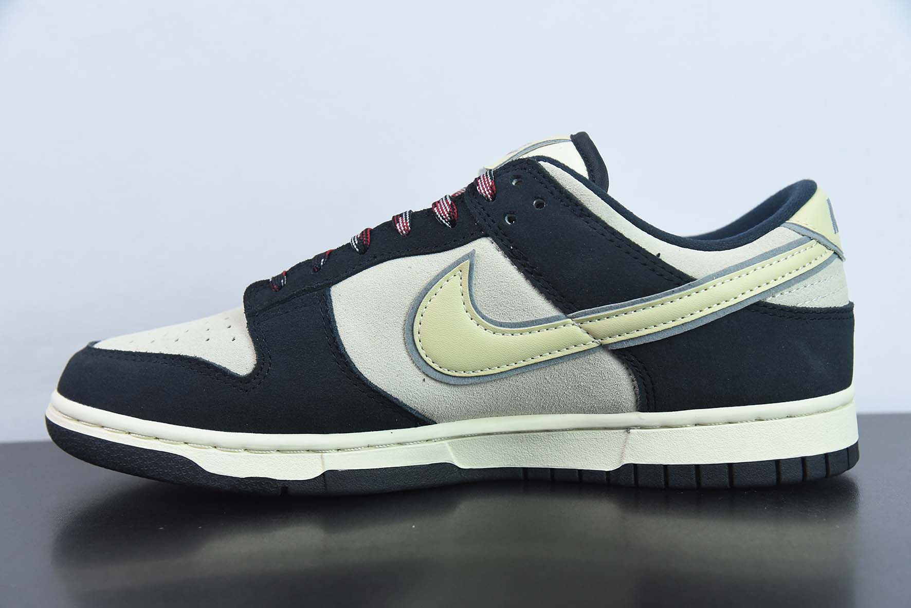 Nike Dunk Low “Black Suede” 椰奶熊猫低帮运动鞋 货号:DV3054-001