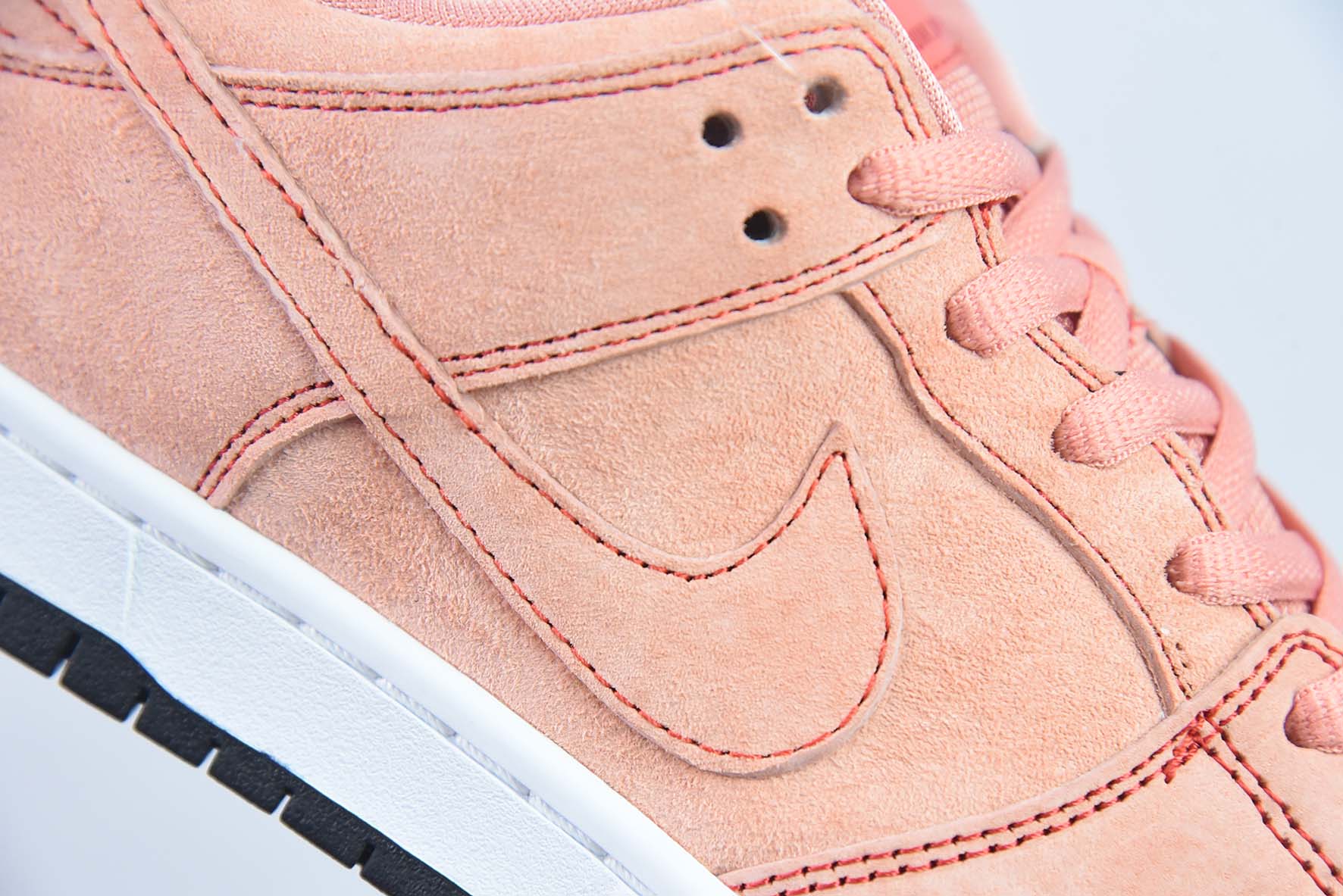 Nike SB Dunk Low “Pink Pig” 粉猪低帮运动鞋 货号：CV1655-600