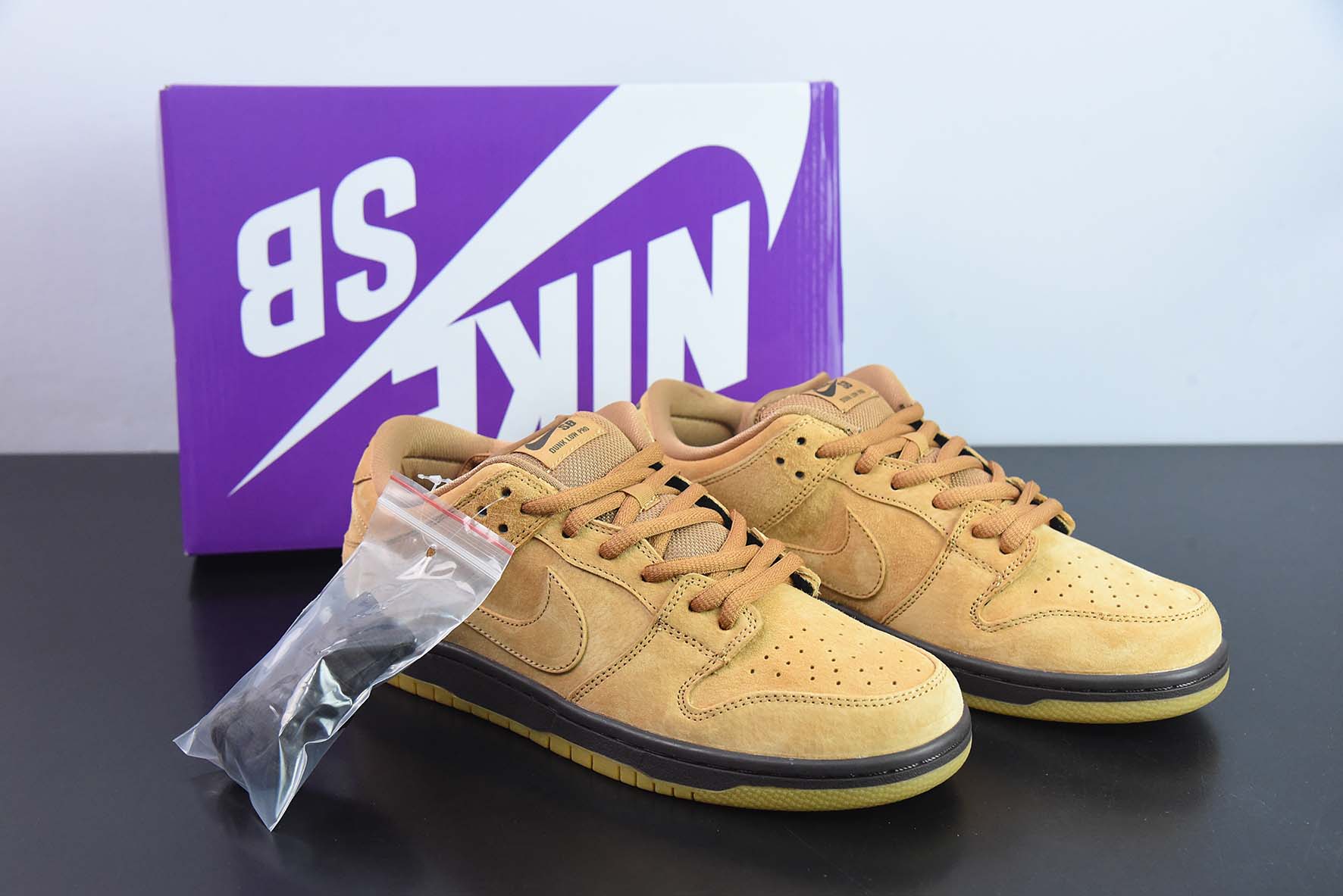 NK SB Dunk Low Pro 小麦色 落叶黄低帮运动滑板鞋 货号:BQ6817-204