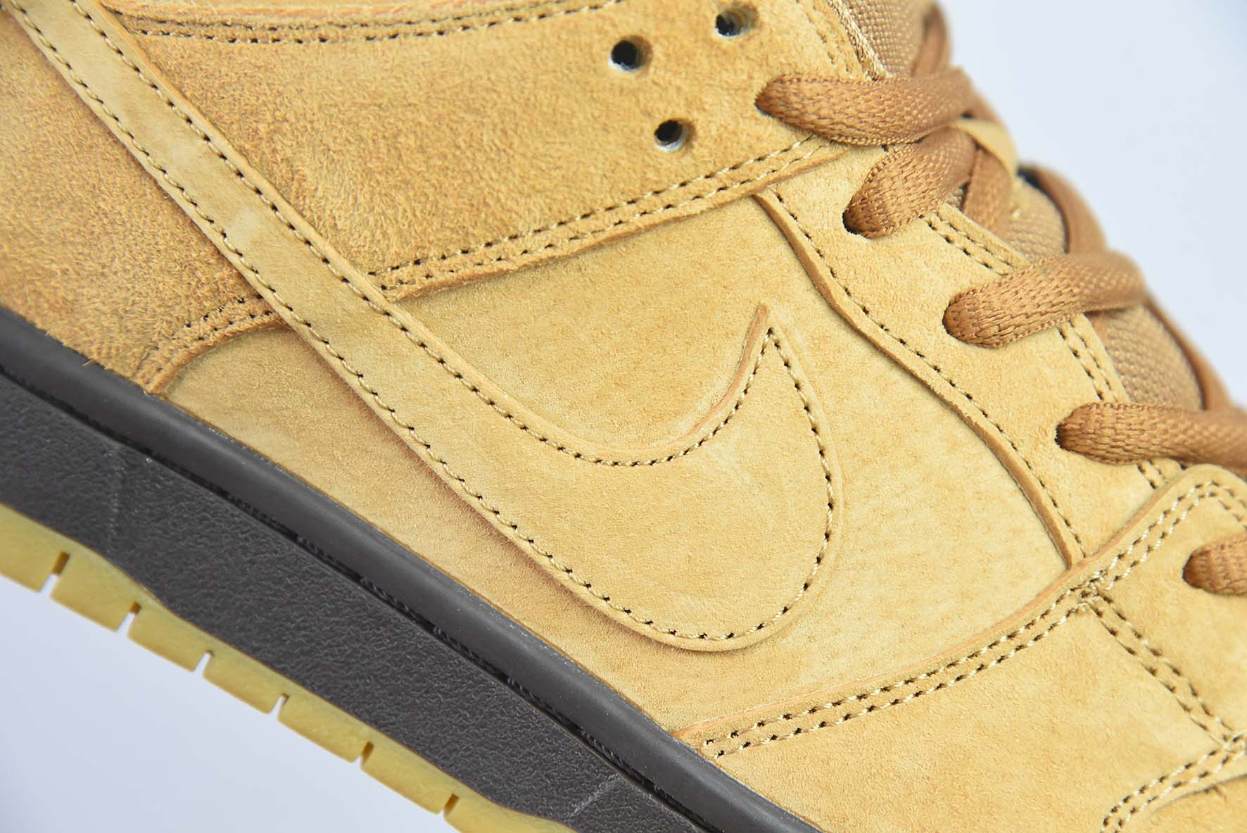 NK SB Dunk Low Pro 小麦色 落叶黄低帮运动滑板鞋 货号:BQ6817-204