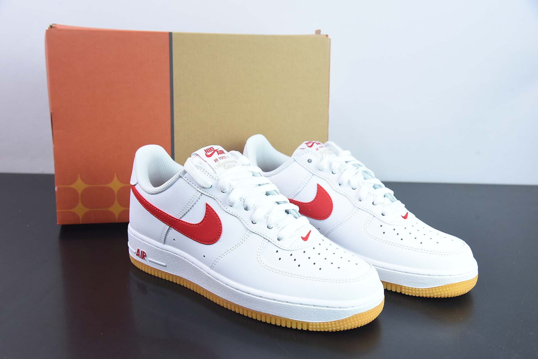 Air Force 1 '07 Low 空军一号 白红生胶运动鞋 货号：DJ3911-102
