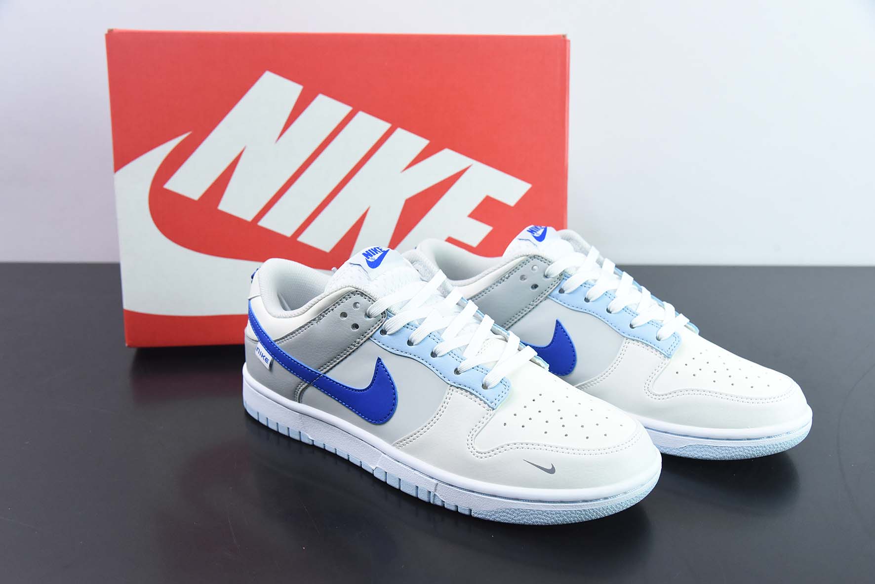 Nike Dunk Low “Ivory Hyper Royal” 海盐蓝低帮运动鞋 货号:FB1843-141