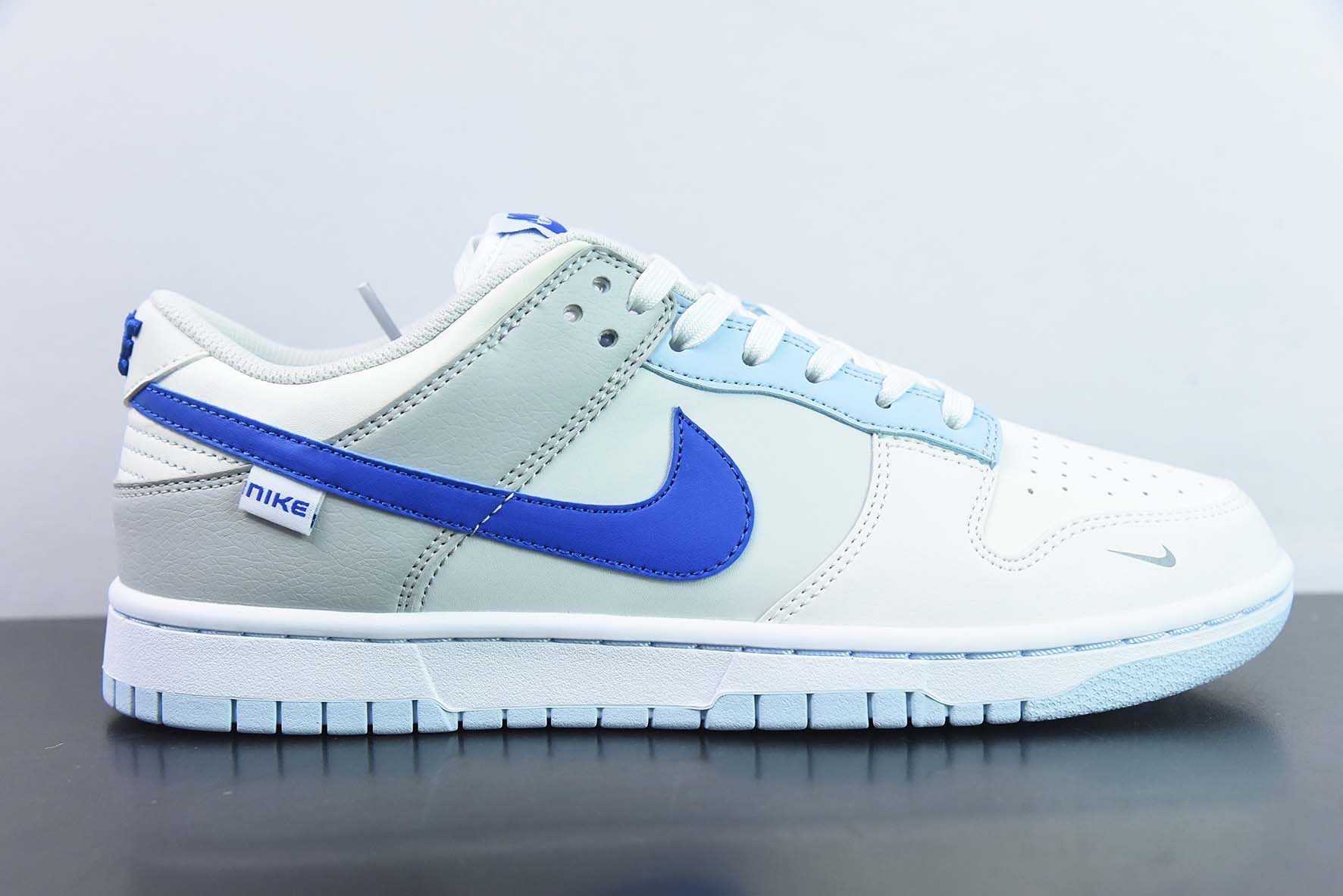 Nike Dunk Low “Ivory Hyper Royal” 海盐蓝低帮运动鞋 货号:FB1843-141