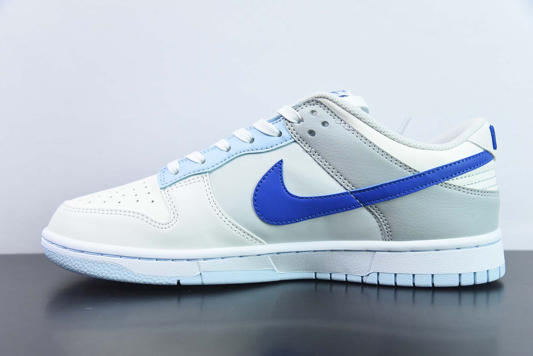 Nike Dunk Low “Ivory Hyper Royal” 海盐蓝低帮运动鞋 货号:FB1843-141