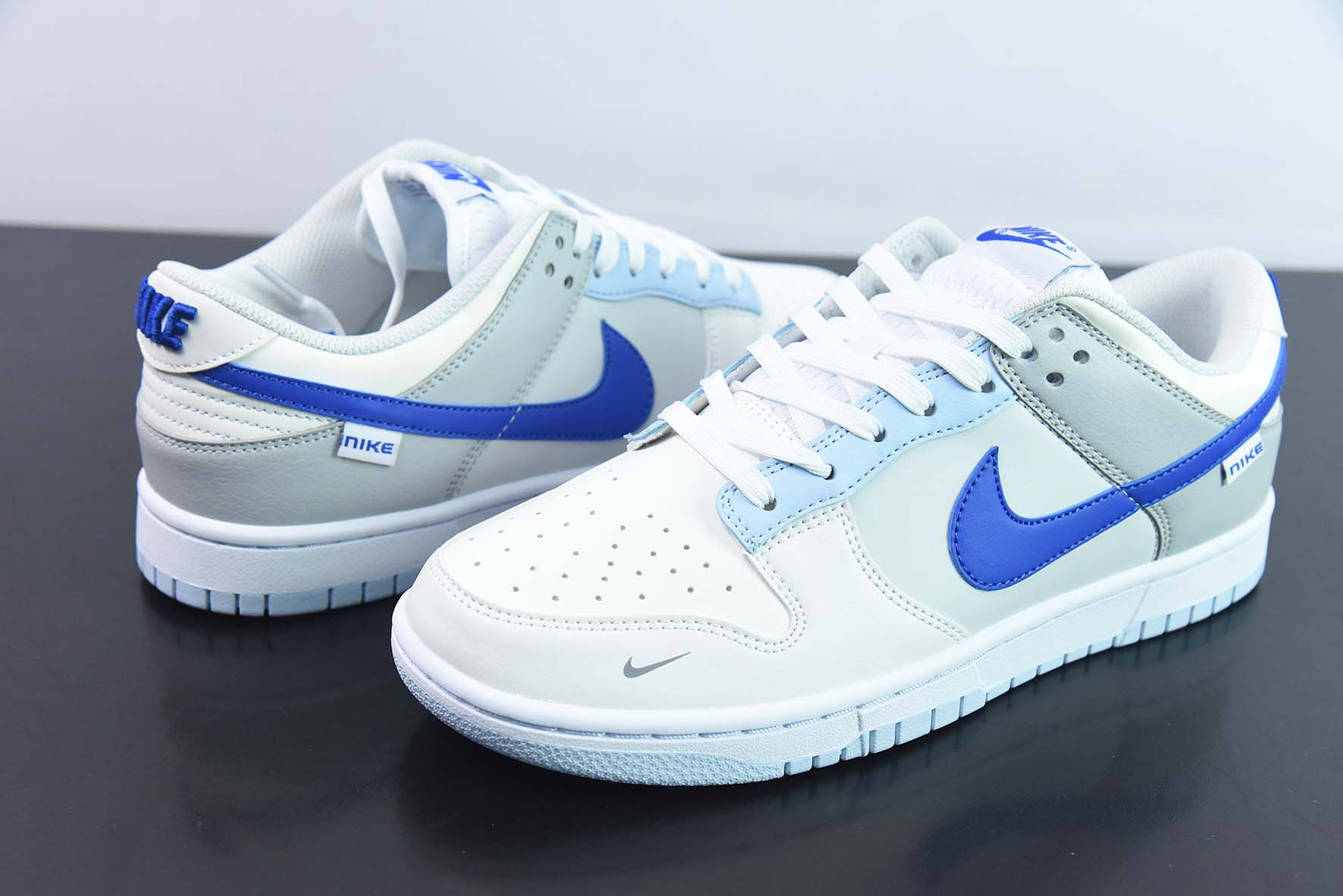 Nike Dunk Low “Ivory Hyper Royal” 海盐蓝低帮运动鞋 货号:FB1843-141