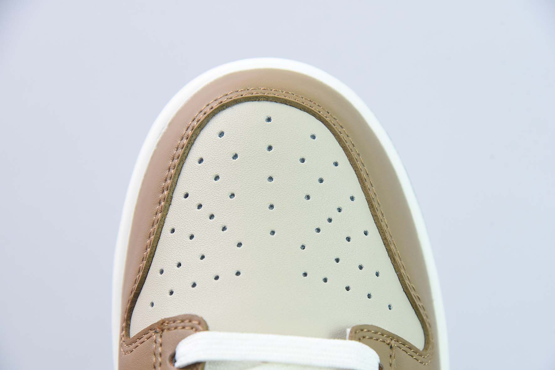 Nike Dunk Low SB 低帮滑板鞋/米棕绿 货号：FB7160-231
