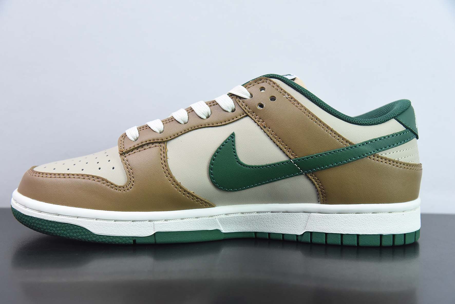 Nike Dunk Low SB 低帮滑板鞋/米棕绿 货号：FB7160-231