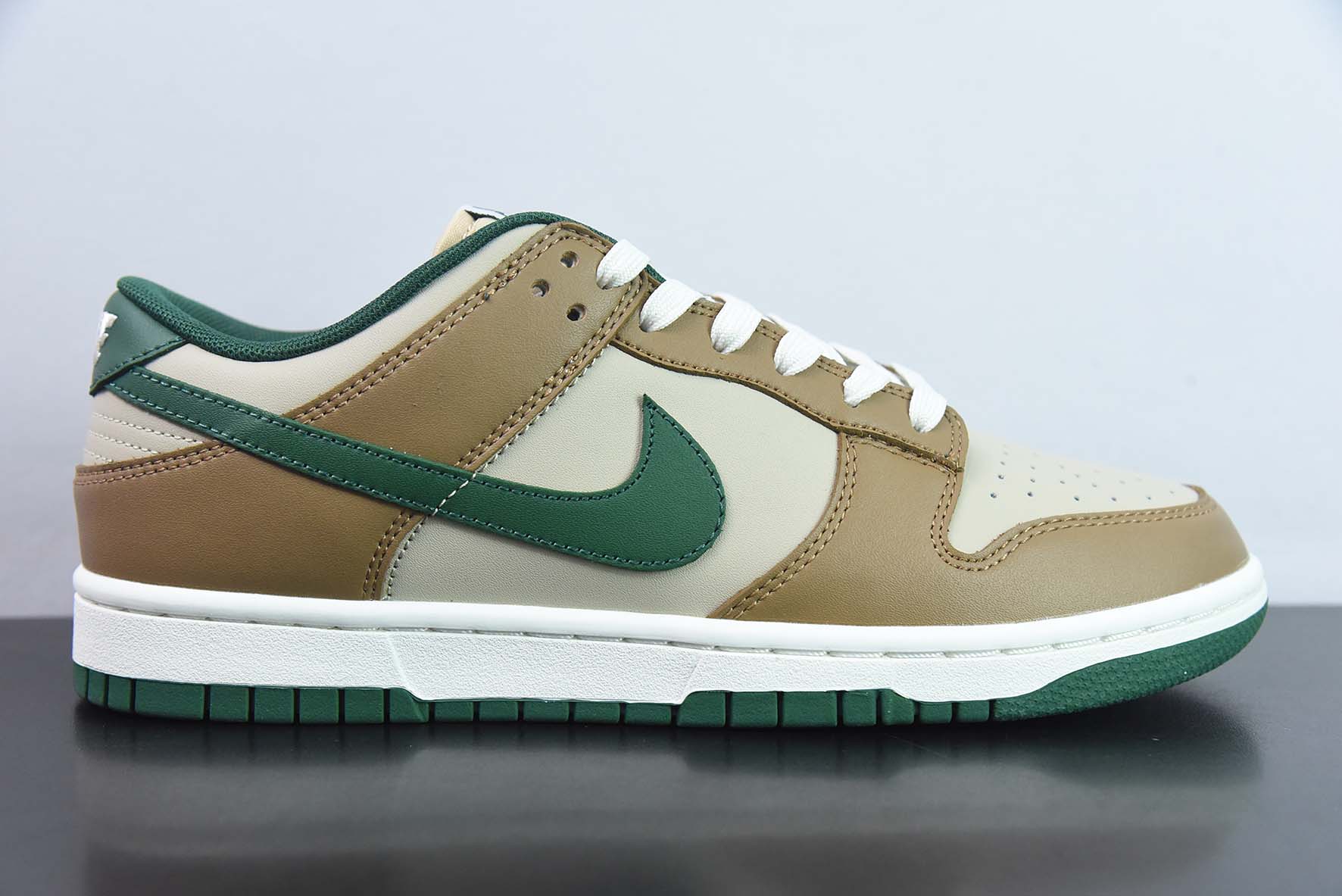 Nike Dunk Low SB 低帮滑板鞋/米棕绿 货号：FB7160-231