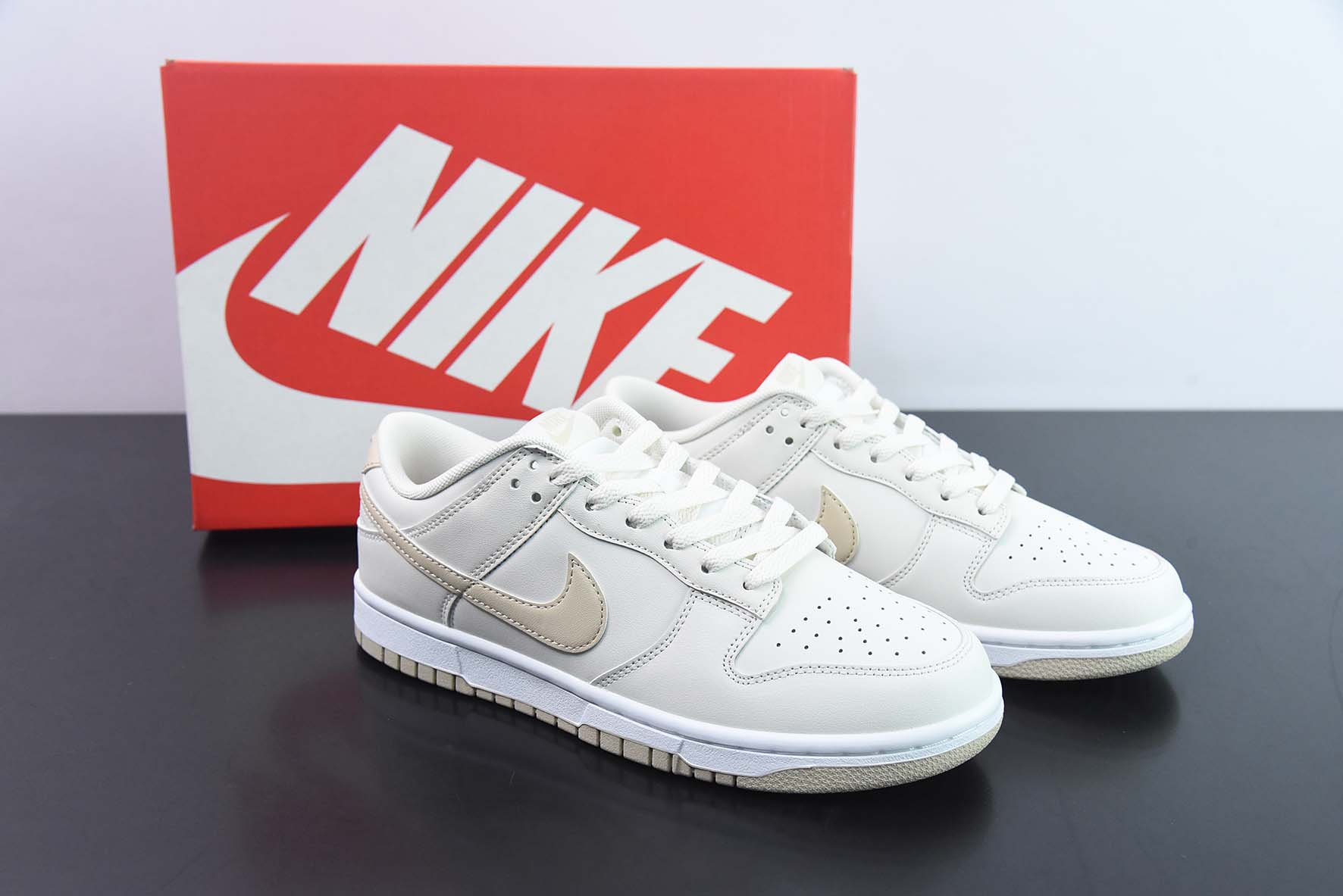 Nike SB Dunk Low "Sanddrift" 白金低帮运动鞋 货号：DV0831 003