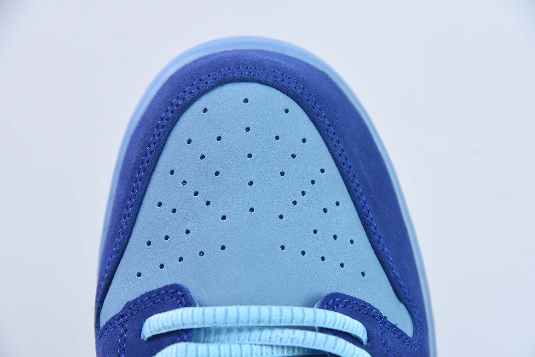 Nike Dunk SB Low 说唱歌手联名 蓝毛怪低帮运动鞋 货号 DO9404-400
