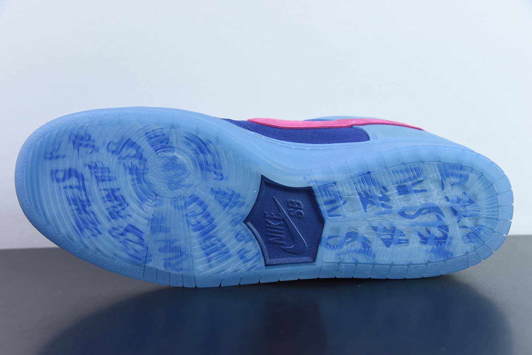 Nike Dunk SB Low 说唱歌手联名 蓝毛怪低帮运动鞋 货号 DO9404-400