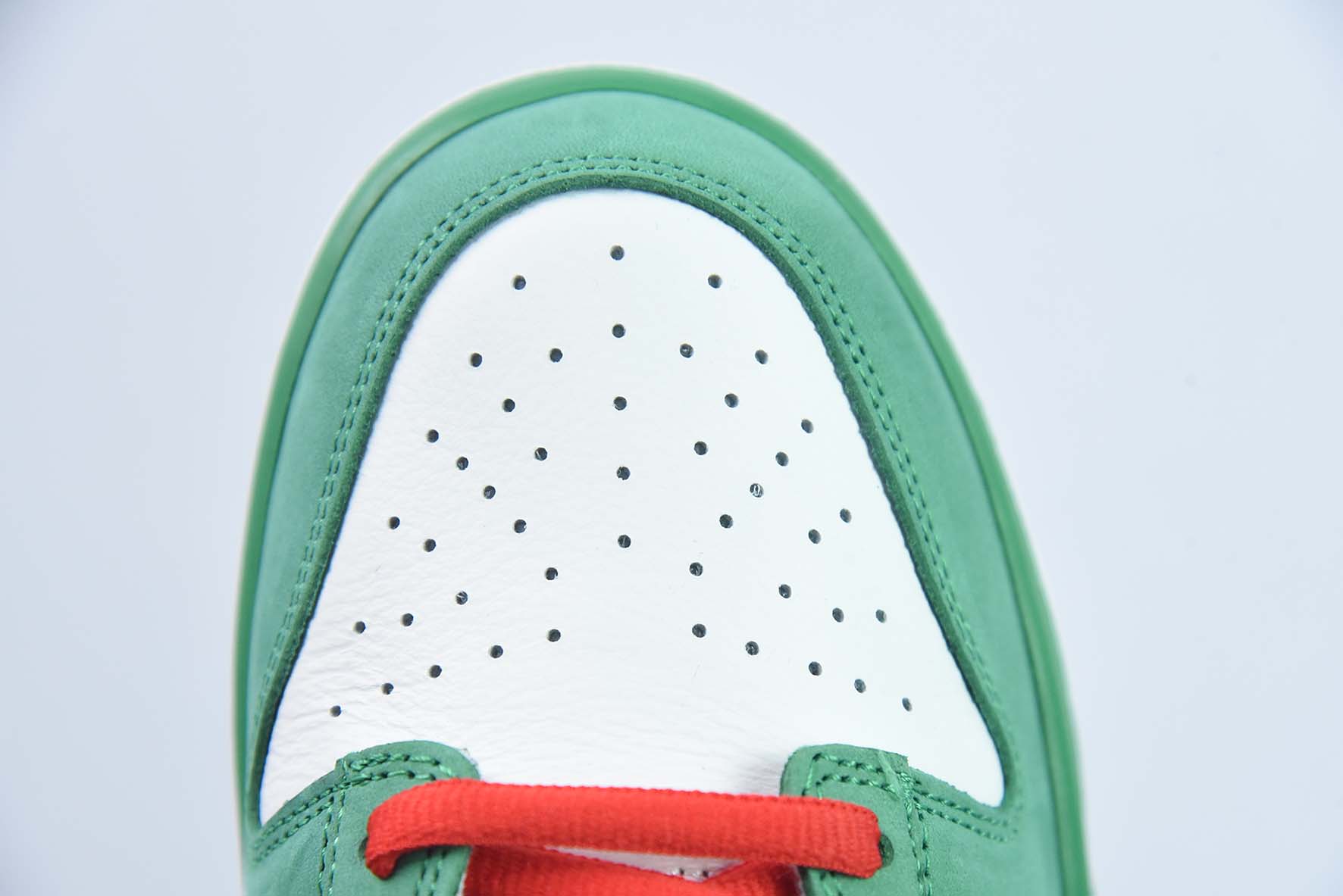 Nike Dunk Low PRO Se 白绿低帮运动鞋 喜力 联名款 货号：304292 302