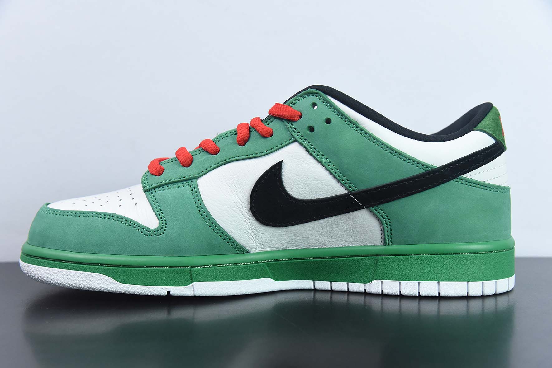 Nike Dunk Low PRO Se 白绿低帮运动鞋 喜力 联名款 货号：304292 302