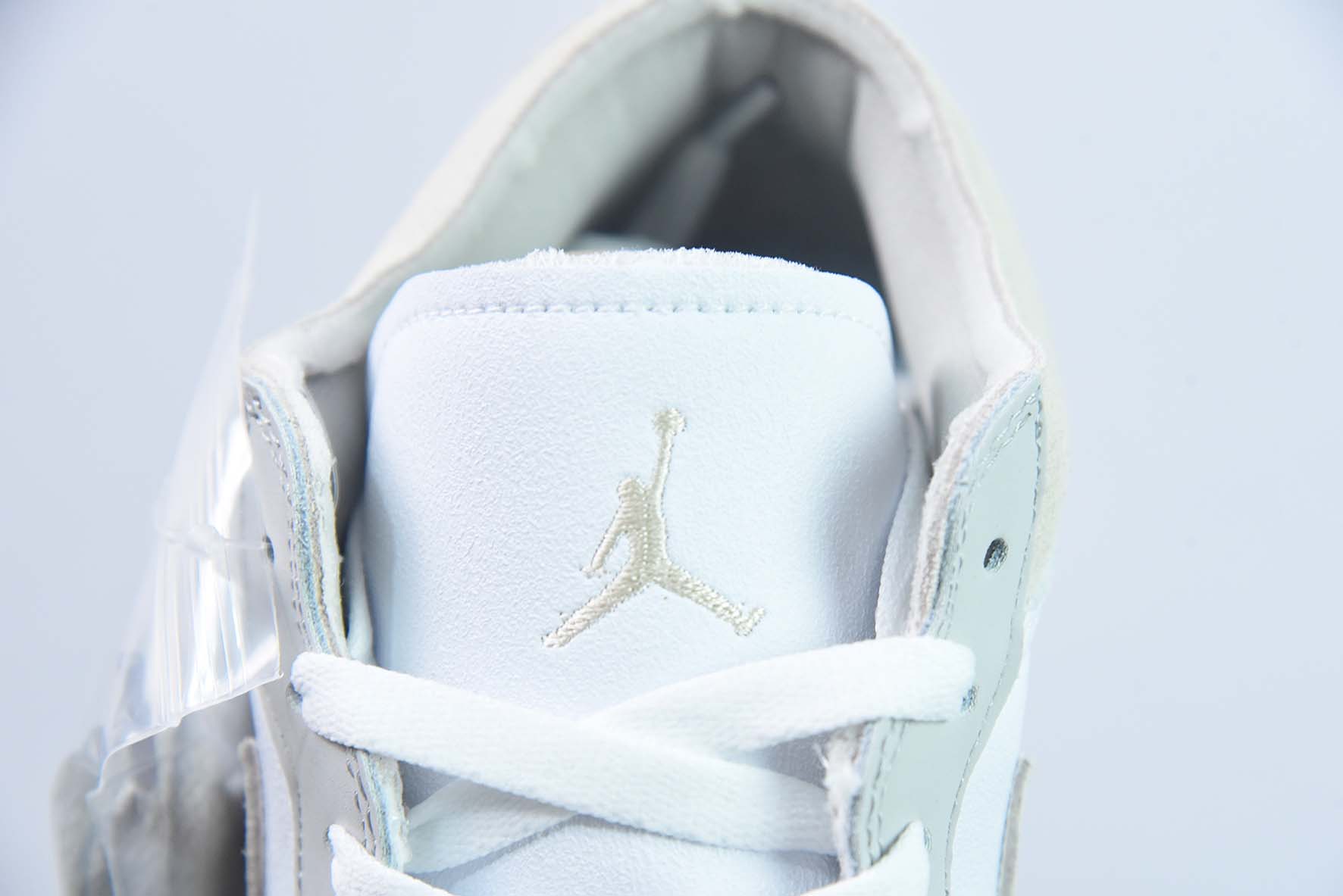 Air Jordan 1 Low  AJ1  白灰低帮运动鞋 货号：DN1635 002