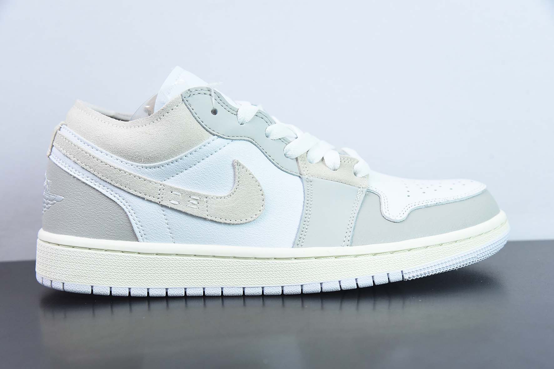 Air Jordan 1 Low  AJ1  白灰低帮运动鞋 货号：DN1635 002