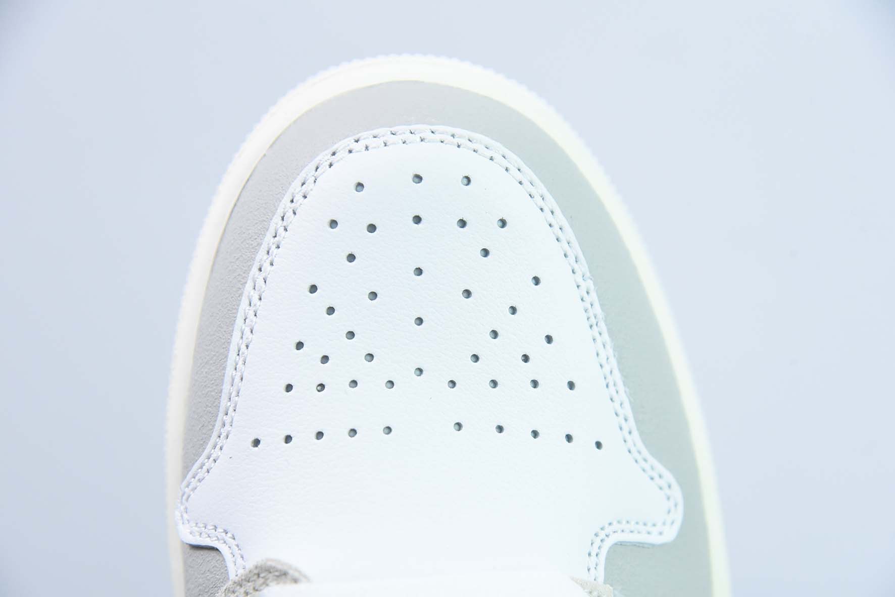 Air Jordan 1 Low  AJ1  白灰低帮运动鞋 货号：DN1635 002
