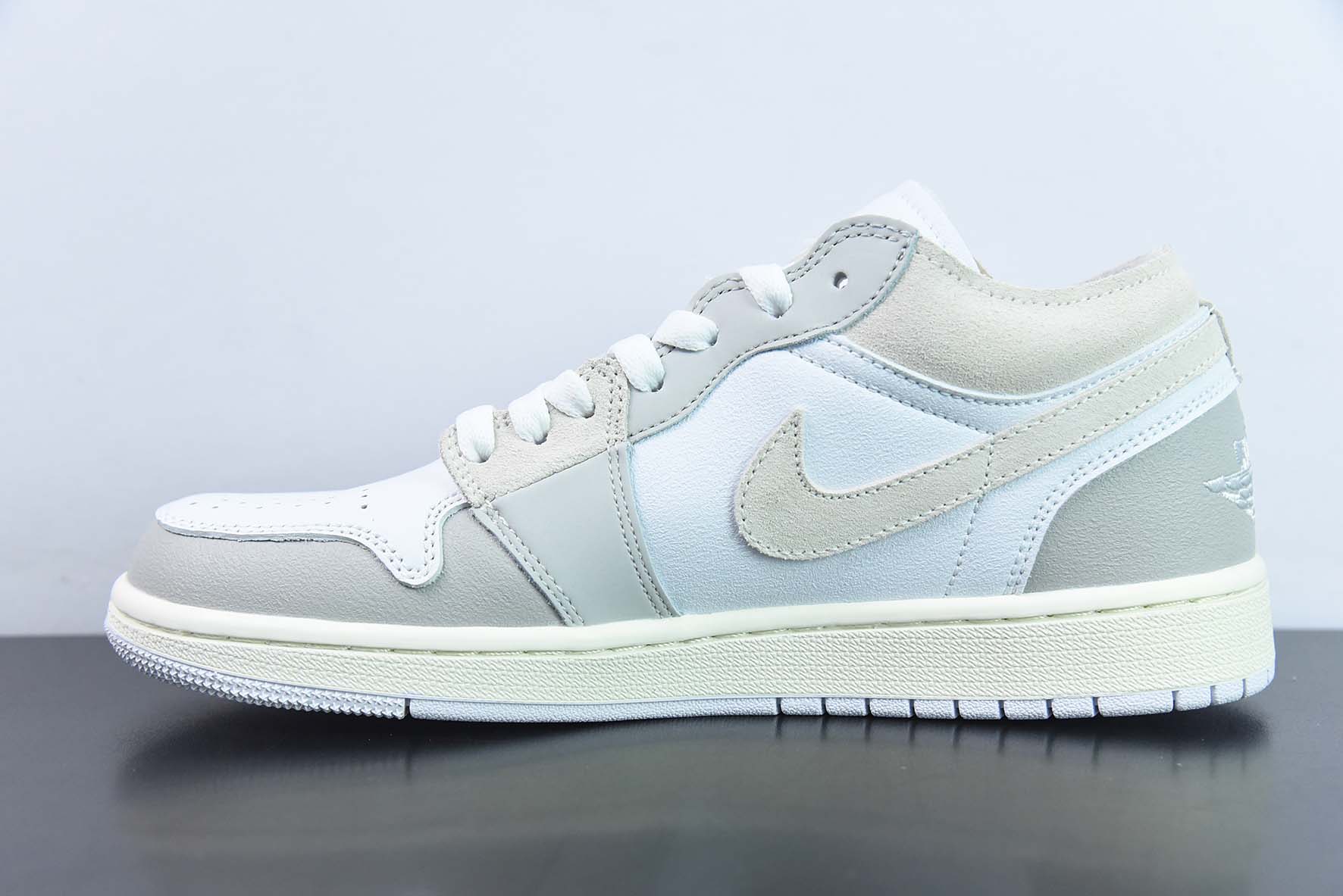 Air Jordan 1 Low  AJ1  白灰低帮运动鞋 货号：DN1635 002