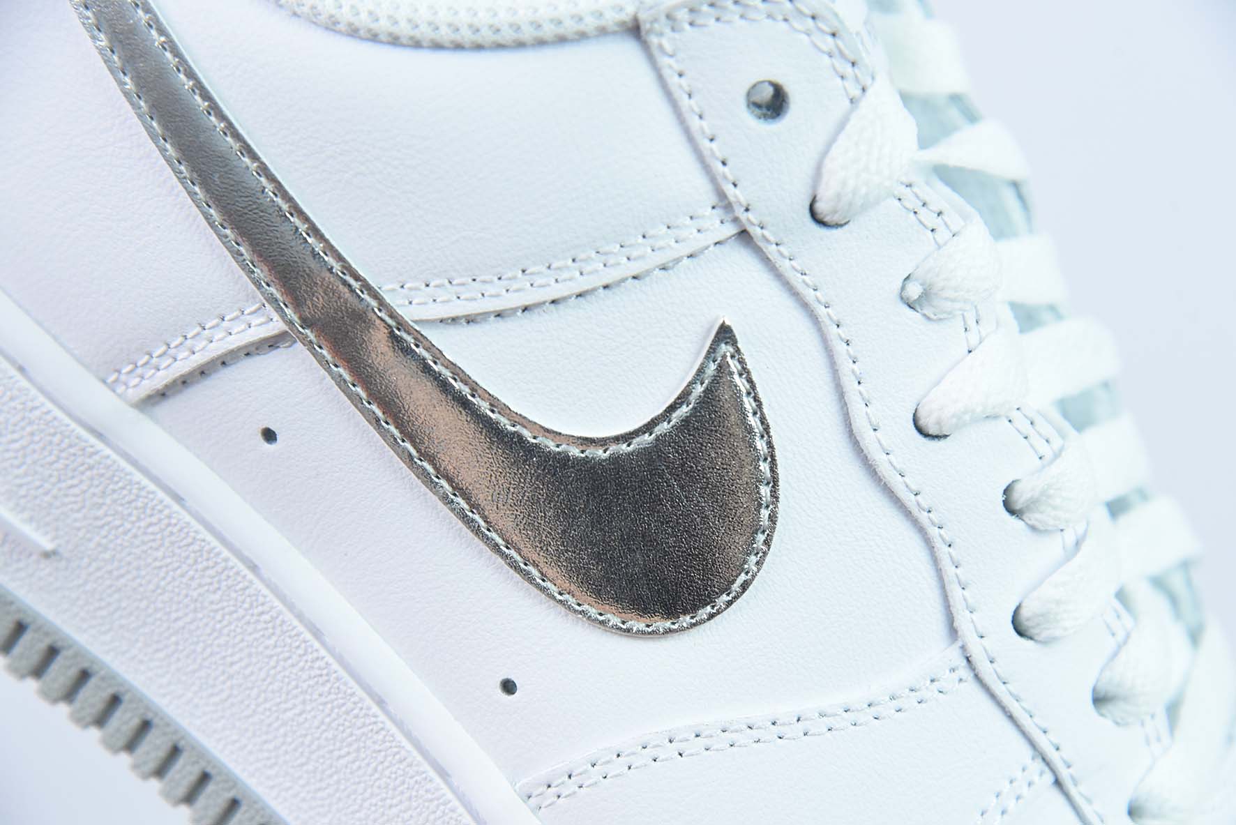 Nike Air Force 1 Low  空军一号 白银低帮运动鞋 货号：DZ6755 100