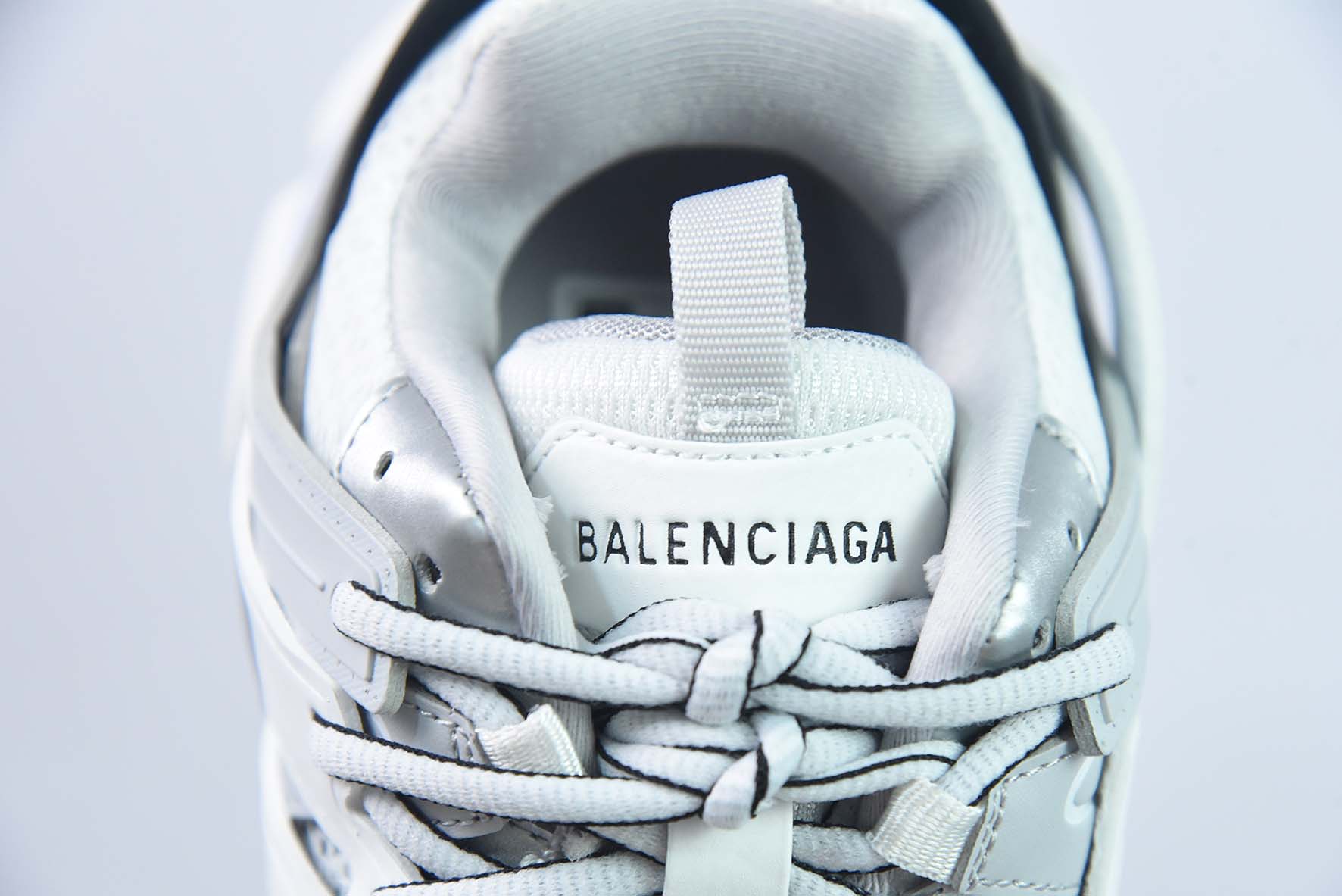 巴黎世家/Balenciaga 巴黎世家3.0低帮老爹鞋 3.0带灯白黑灰