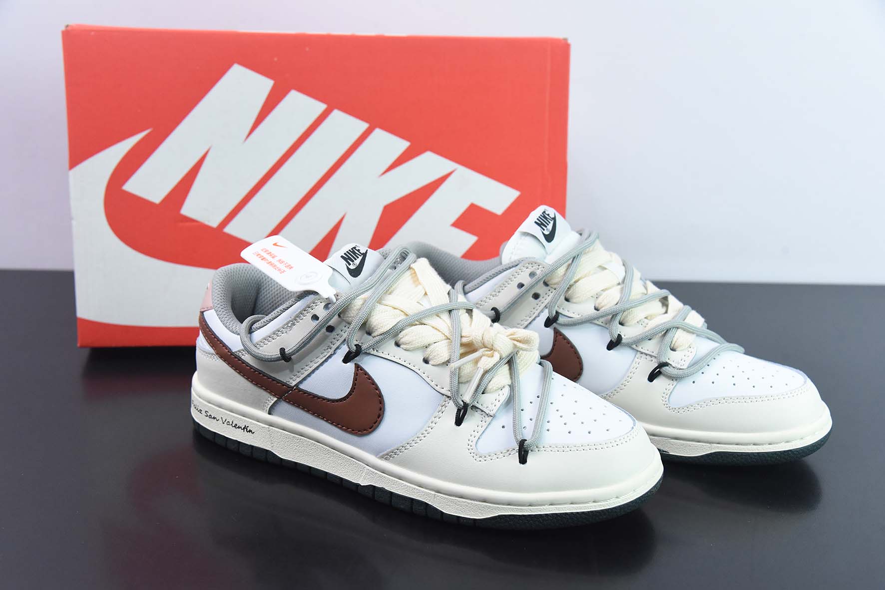 Nike SB Dunk Low “Habibi” 杏仁白 定制绑带 扣篮系列复古低帮休闲运动滑板板鞋货号:DD1503117