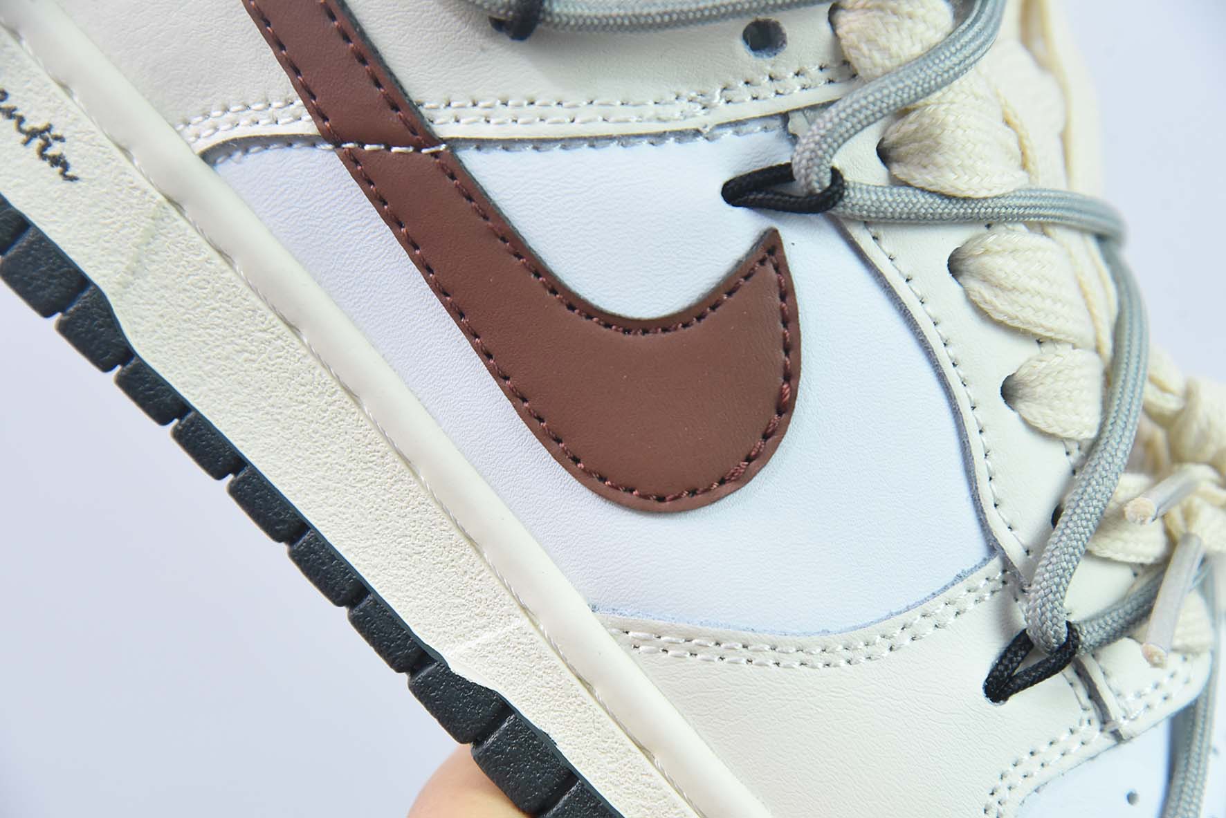 Nike SB Dunk Low “Habibi” 杏仁白 定制绑带 扣篮系列复古低帮休闲运动滑板板鞋货号:DD1503117