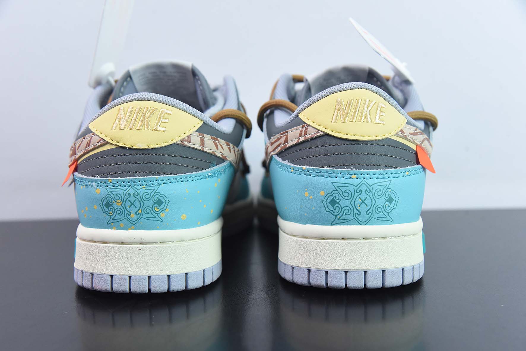 Nike SB Dunk Low  定制绑带 扣篮系列复古低帮休闲运动滑板板鞋货号：DD1503-105