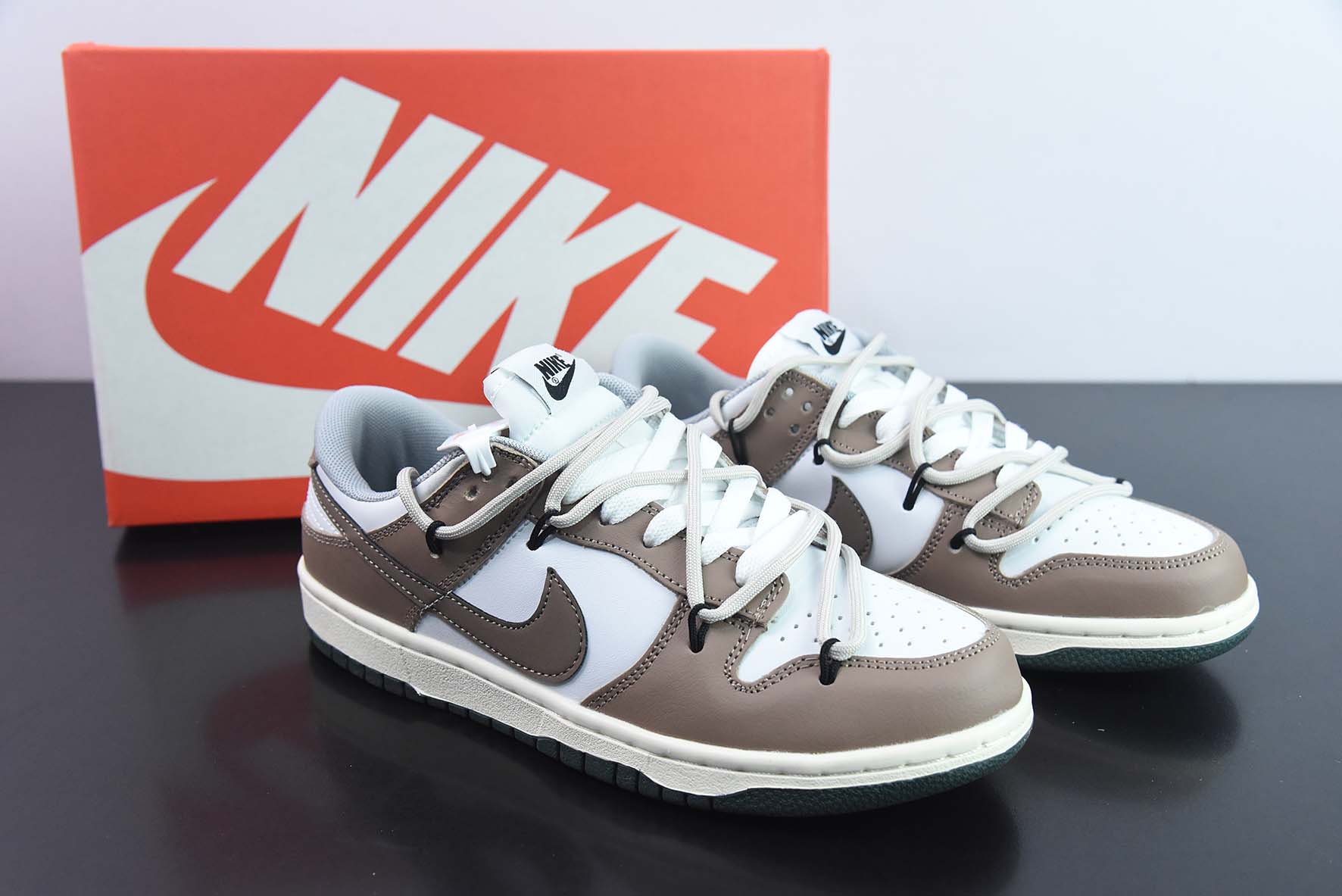 Nike SB Dunk Low  定制绑带 扣篮系列复古低帮休闲运动滑板板鞋货号：CW1590-021