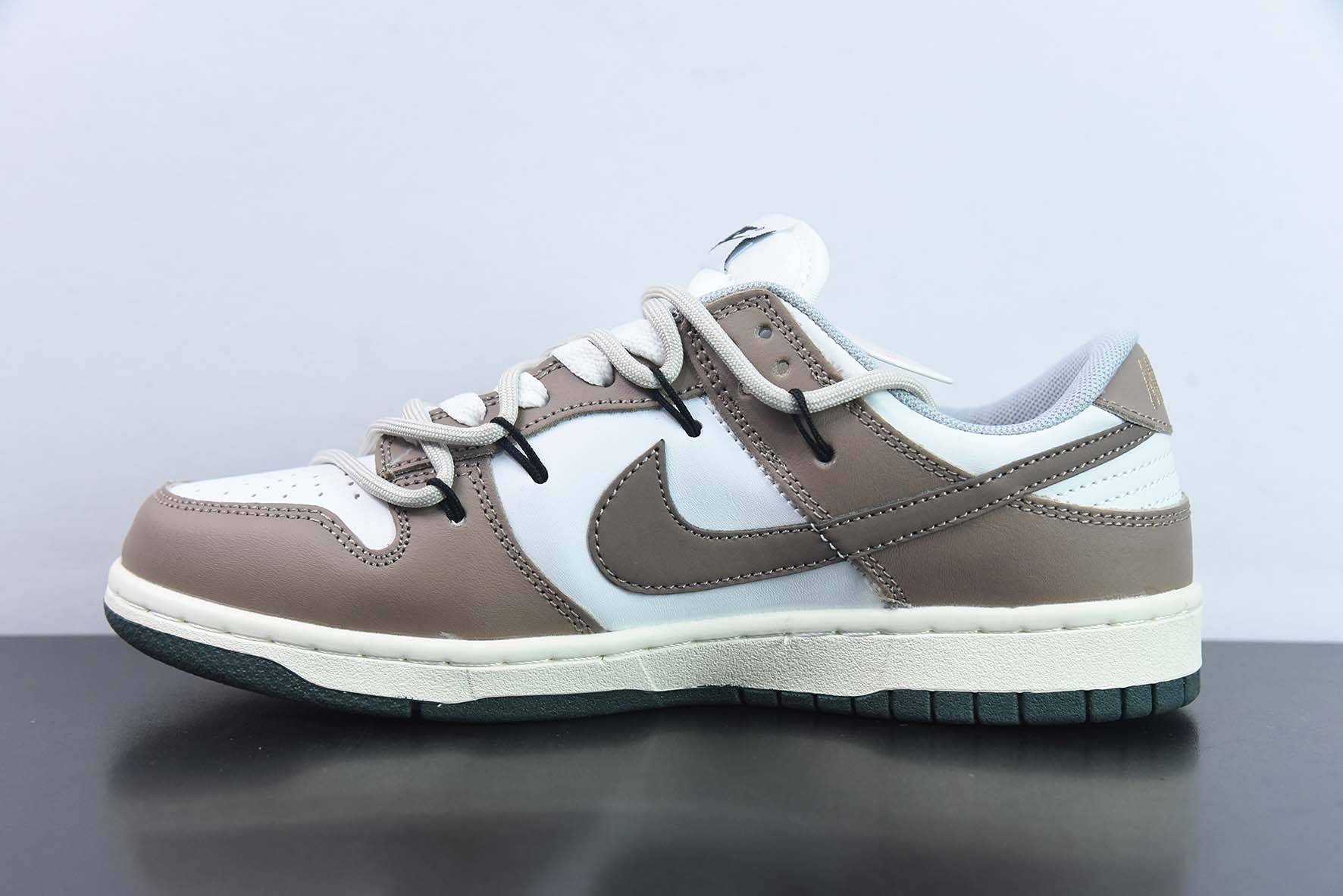 Nike SB Dunk Low  定制绑带 扣篮系列复古低帮休闲运动滑板板鞋货号：CW1590-021