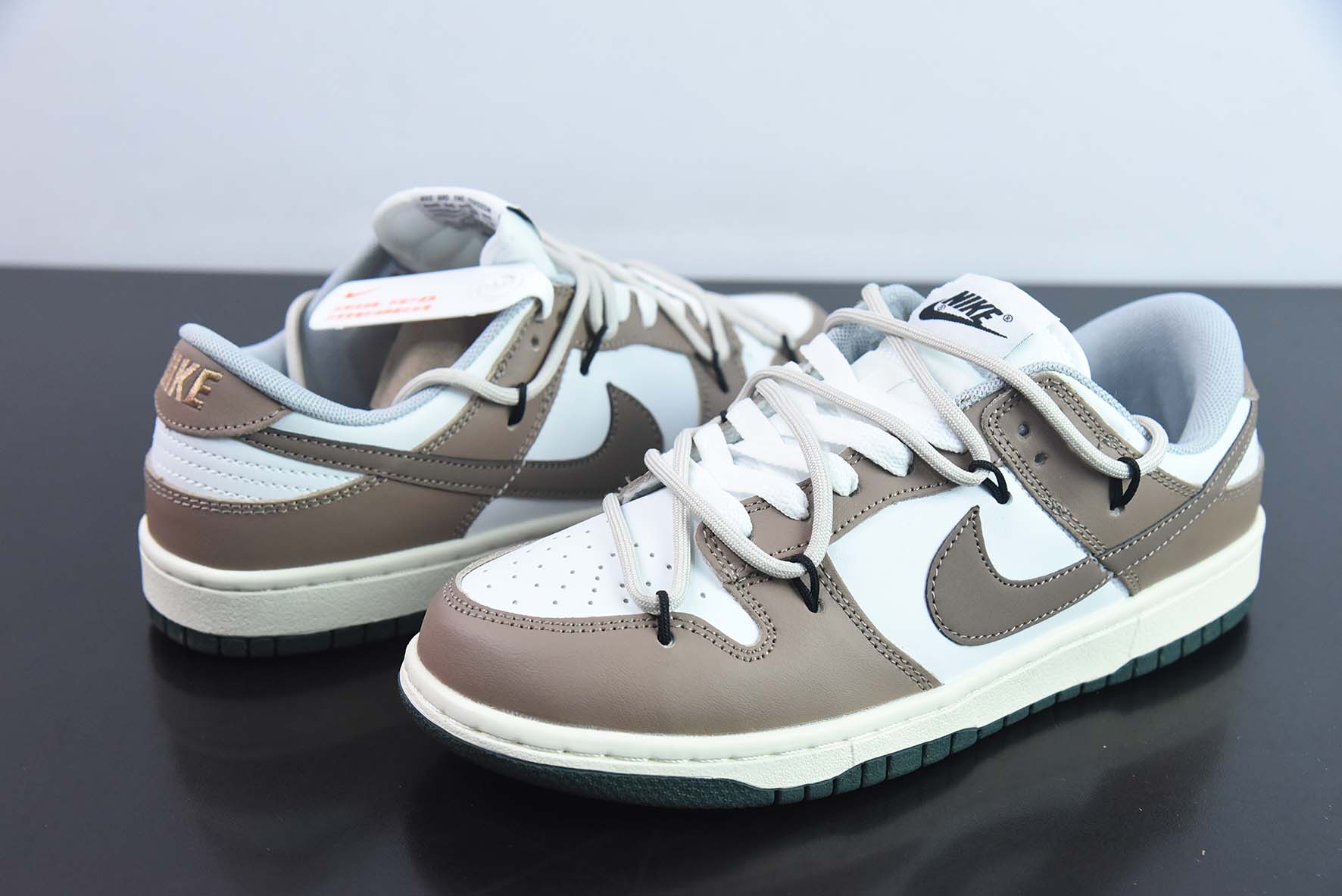 Nike SB Dunk Low  定制绑带 扣篮系列复古低帮休闲运动滑板板鞋货号：CW1590-021