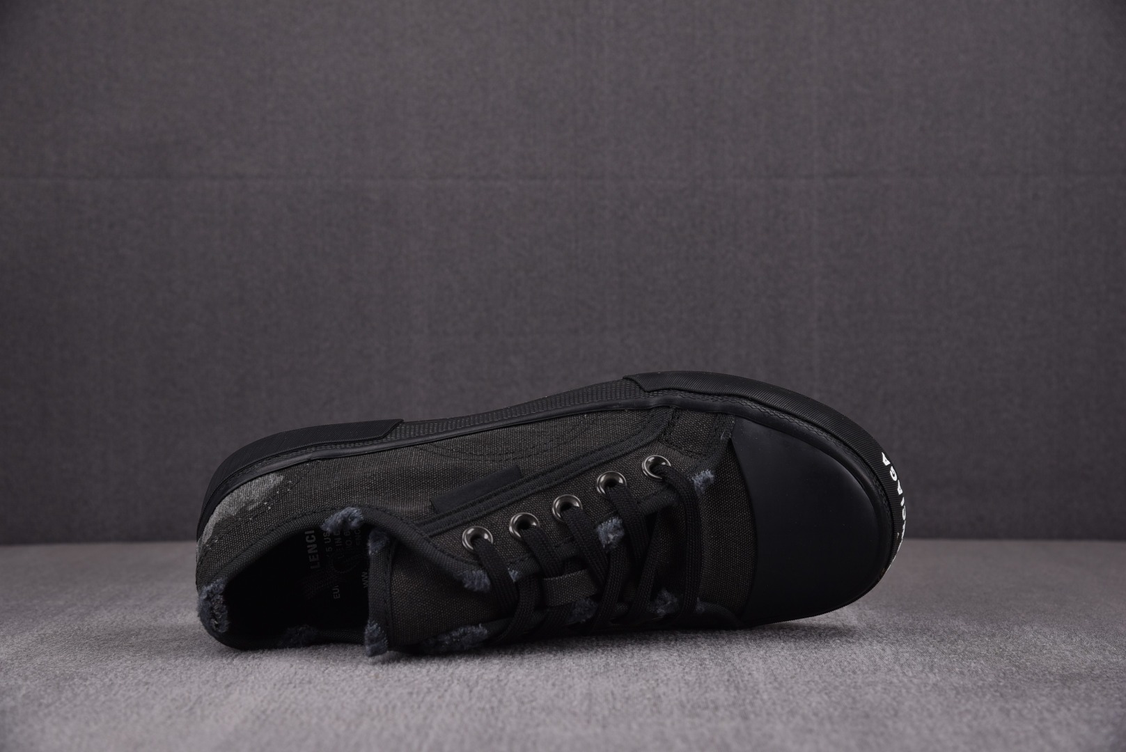 帆布鞋黑色尺码35-45总裁R版出品
