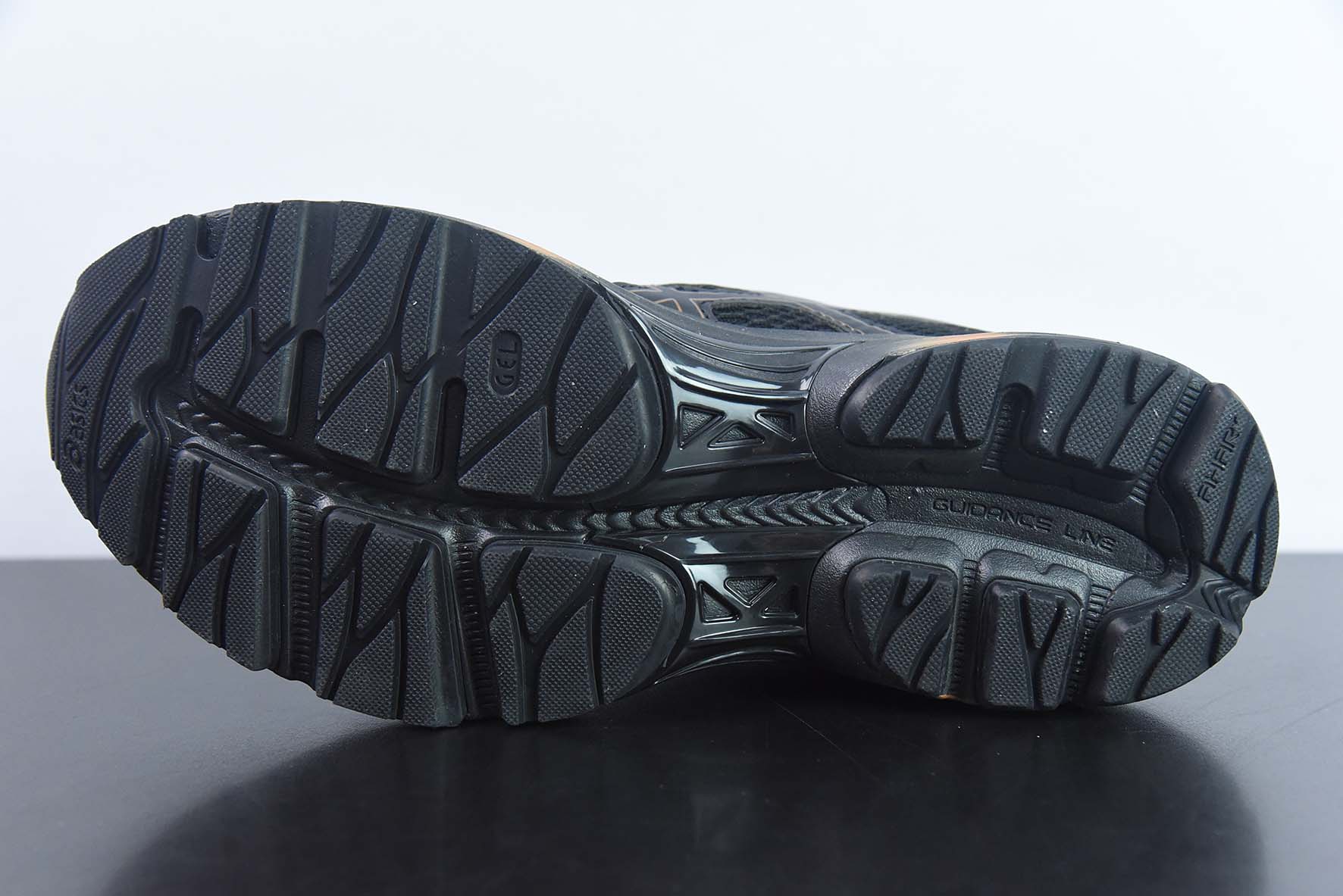 Asics Gel-Flux 4 夏季低帮透气休闲运动跑步鞋 货号：1011A614-008