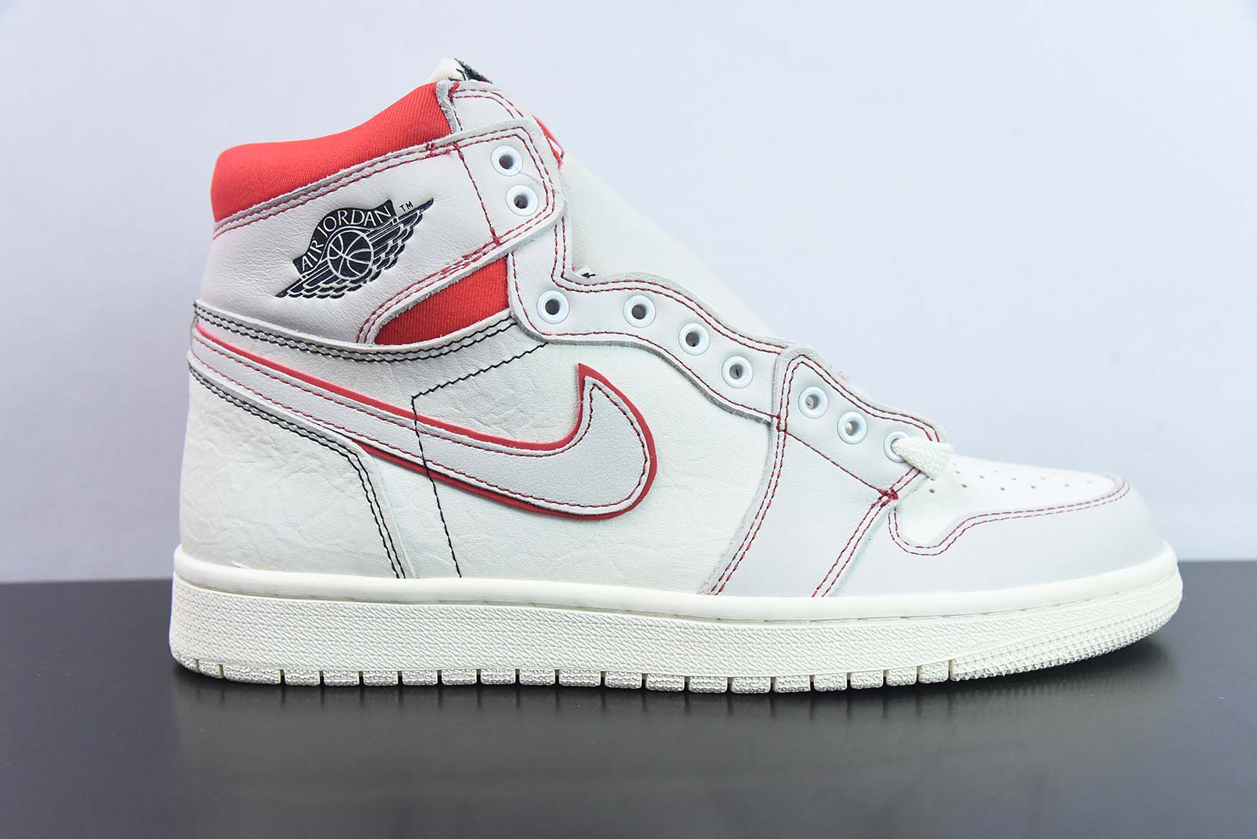 Air Jordan 1 Retro "Phantom"白红兔八哥高帮运动鞋 货号:555088-160