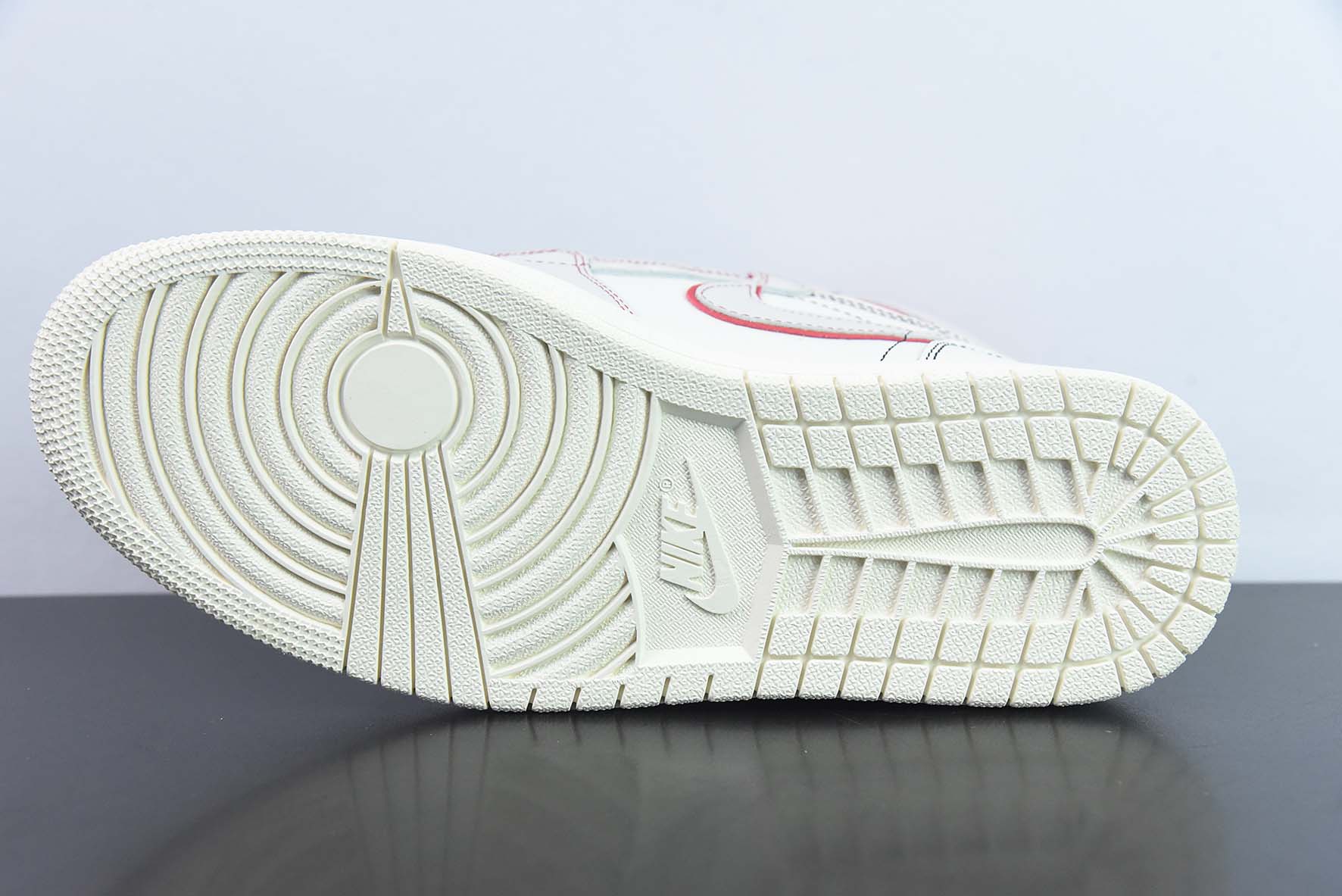 Air Jordan 1 Retro "Phantom"白红兔八哥高帮运动鞋 货号:555088-160