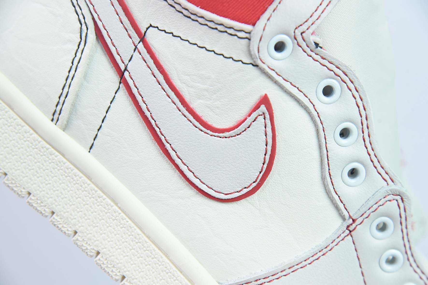Air Jordan 1 Retro "Phantom"白红兔八哥高帮运动鞋 货号:555088-160