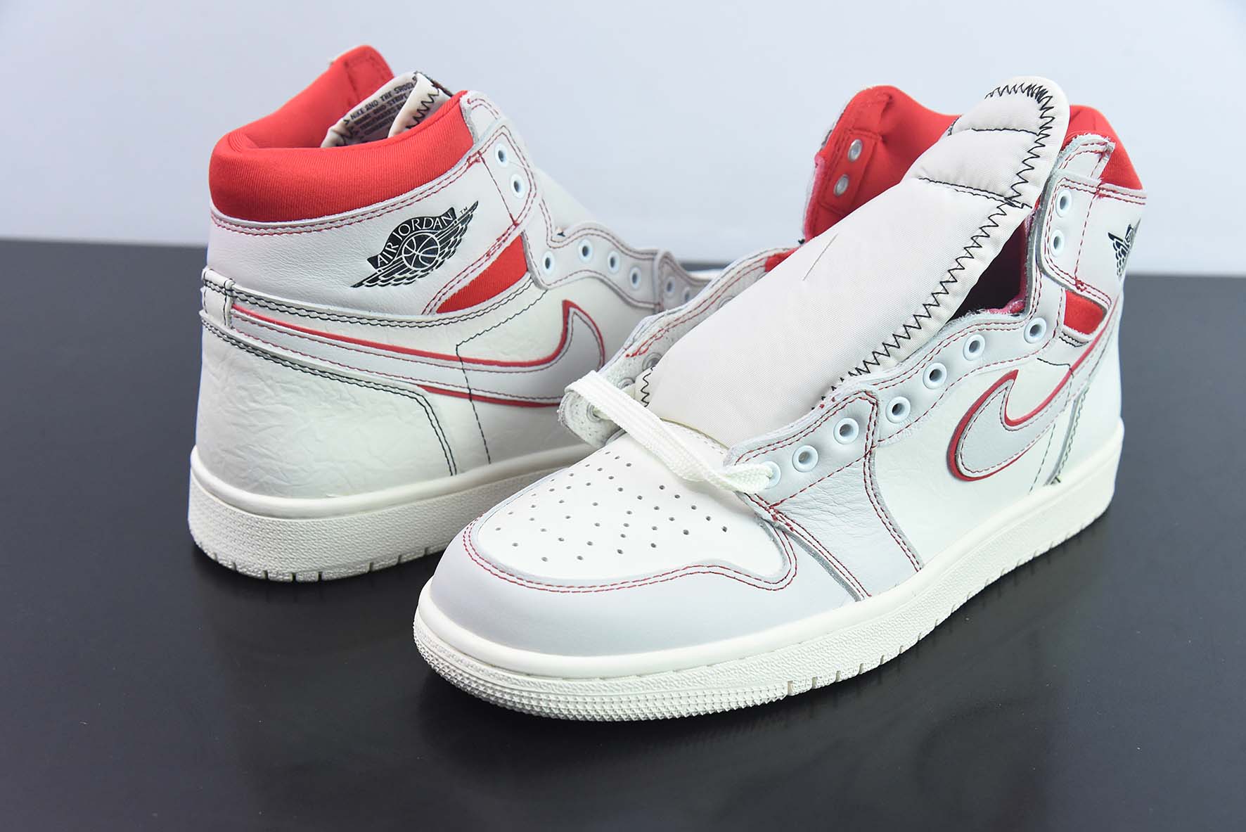 Air Jordan 1 Retro "Phantom"白红兔八哥高帮运动鞋 货号:555088-160