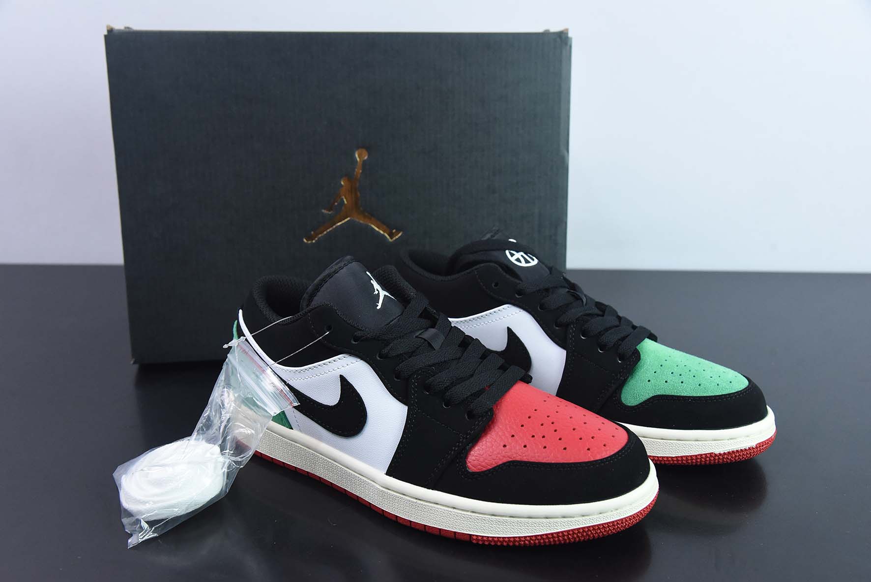 Air Jordan 1 Low "Quai 54" AJ1 乔1锦标赛20周年特别款 低帮文化休闲板鞋 货号:FQ6703-100